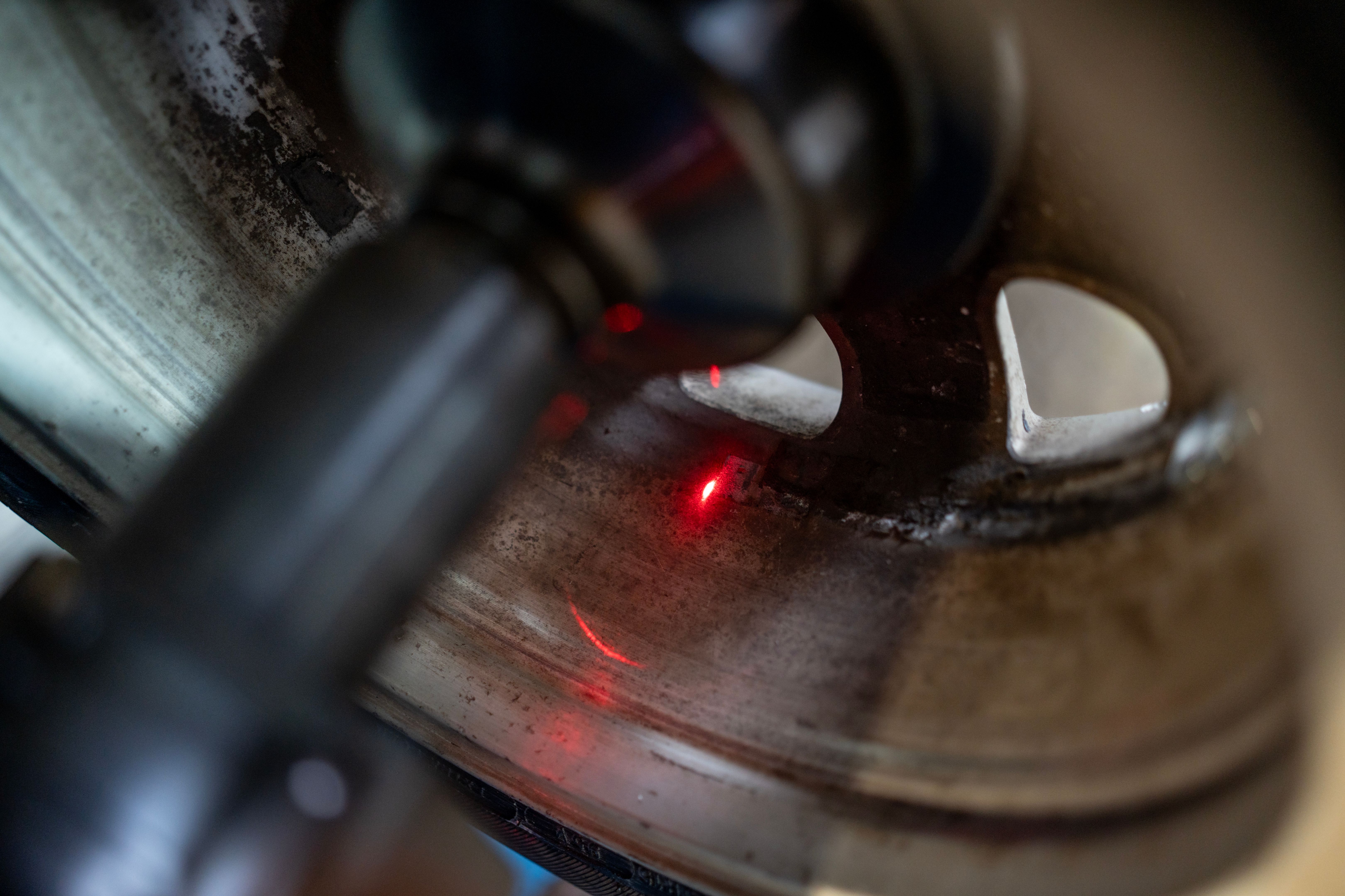 laser cleaning metal