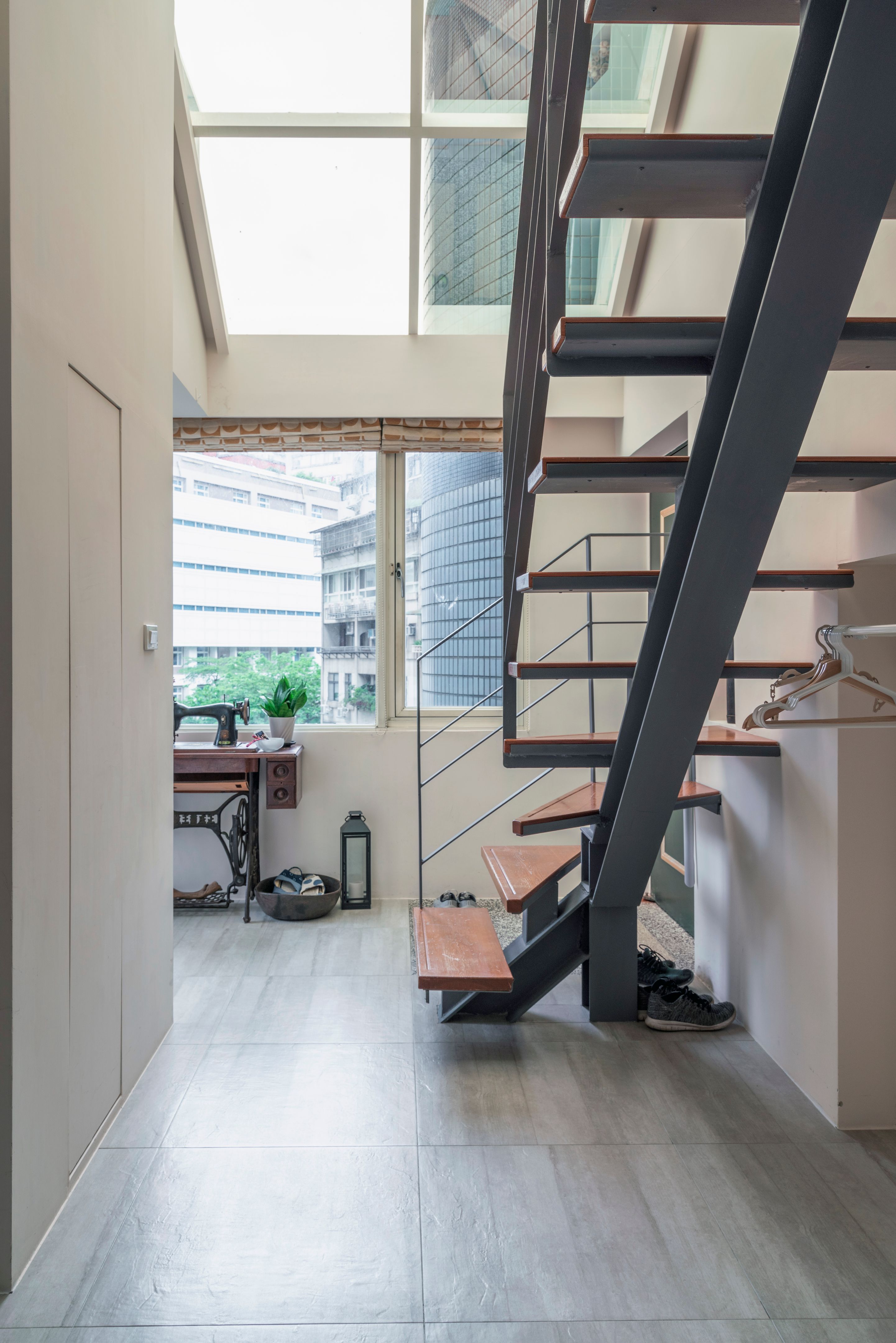 glass staircase modern