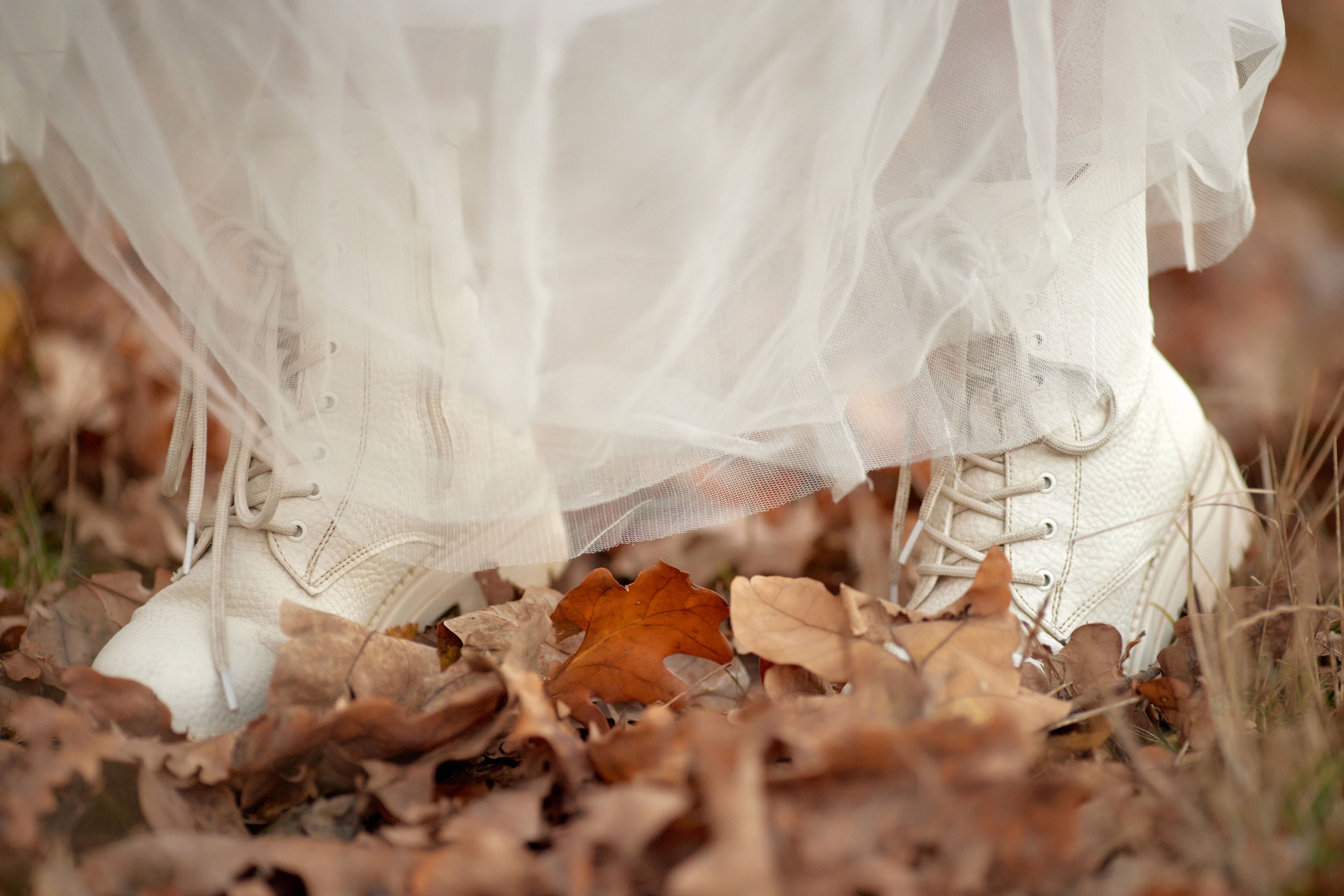 fall leaves wedding