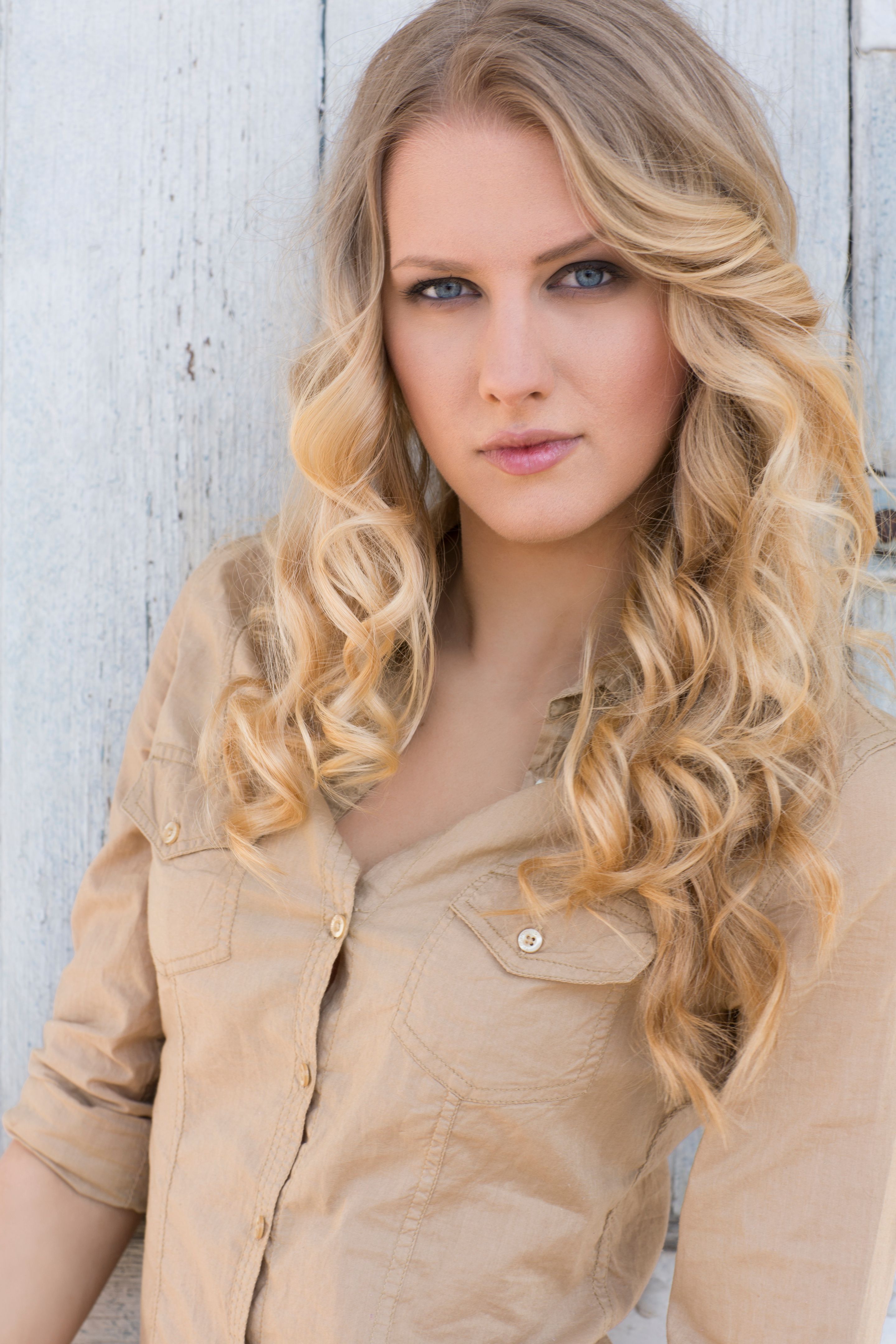 Portrait of a beautiful young woman