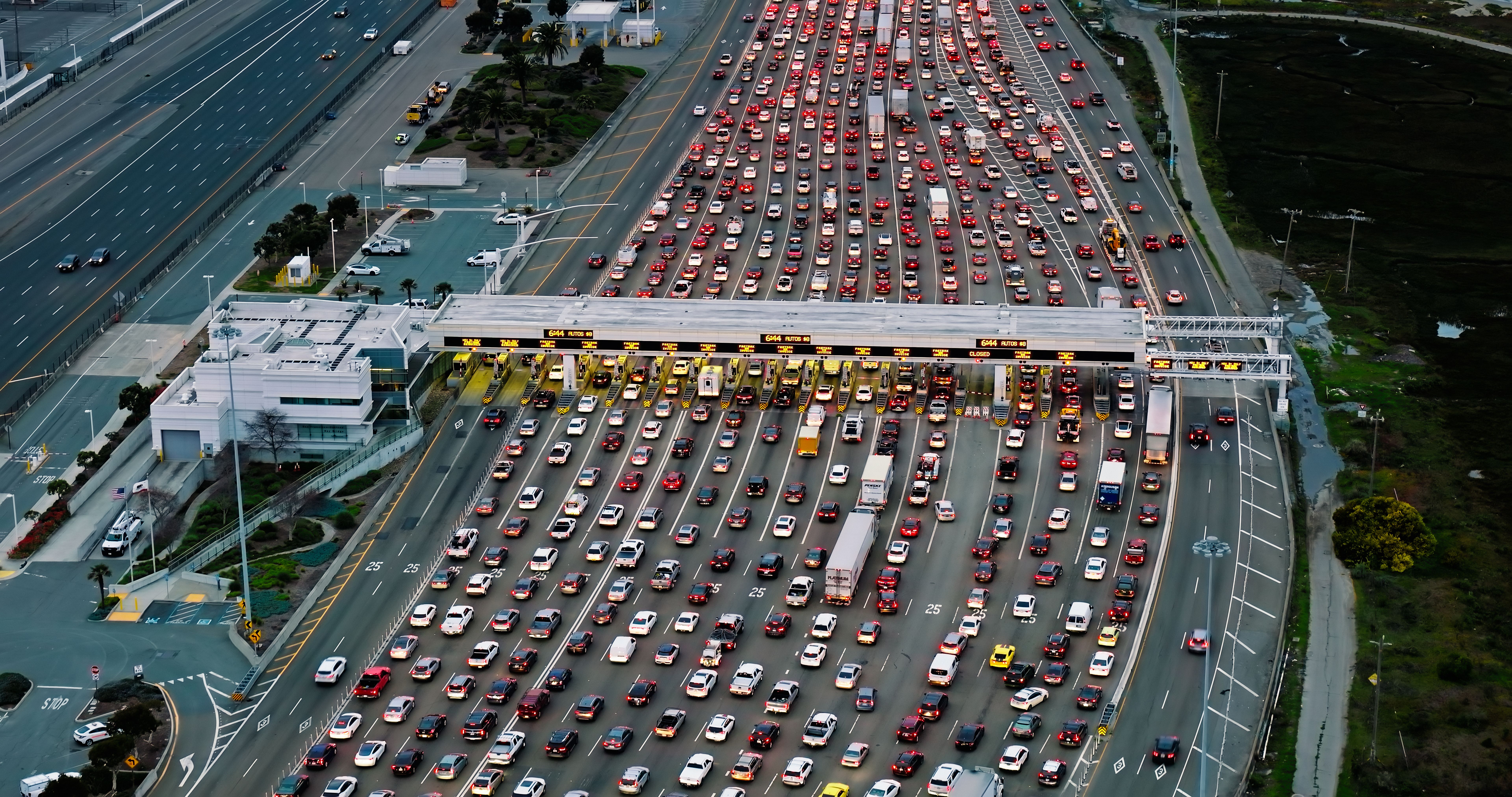 traffic congestion border