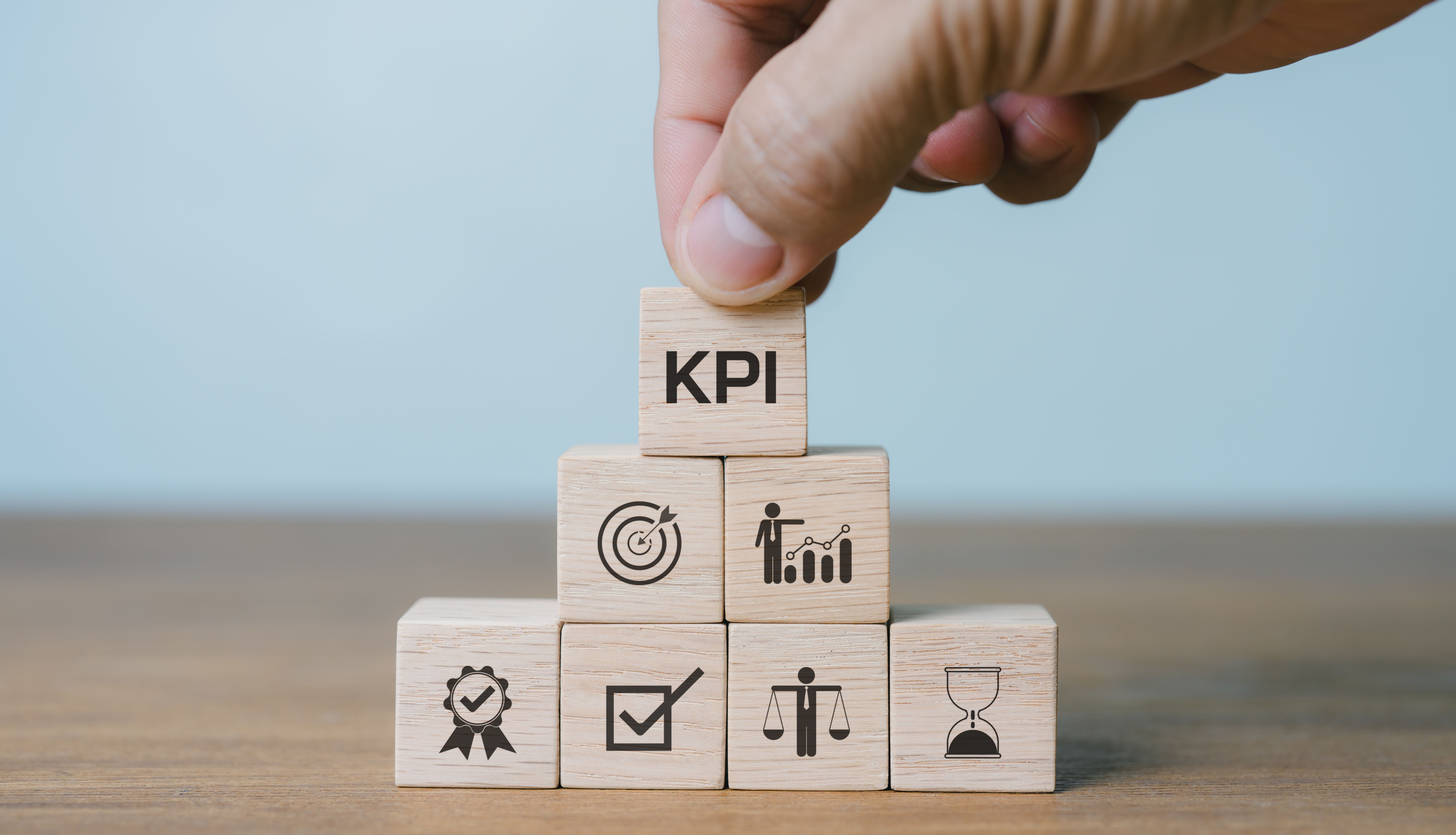 Smart and efficient key performance indicators (KPIs) for tracking and assessing advancement. They are timely, practical, quantifiable, and specific, helping to make judgments, establish objectives.