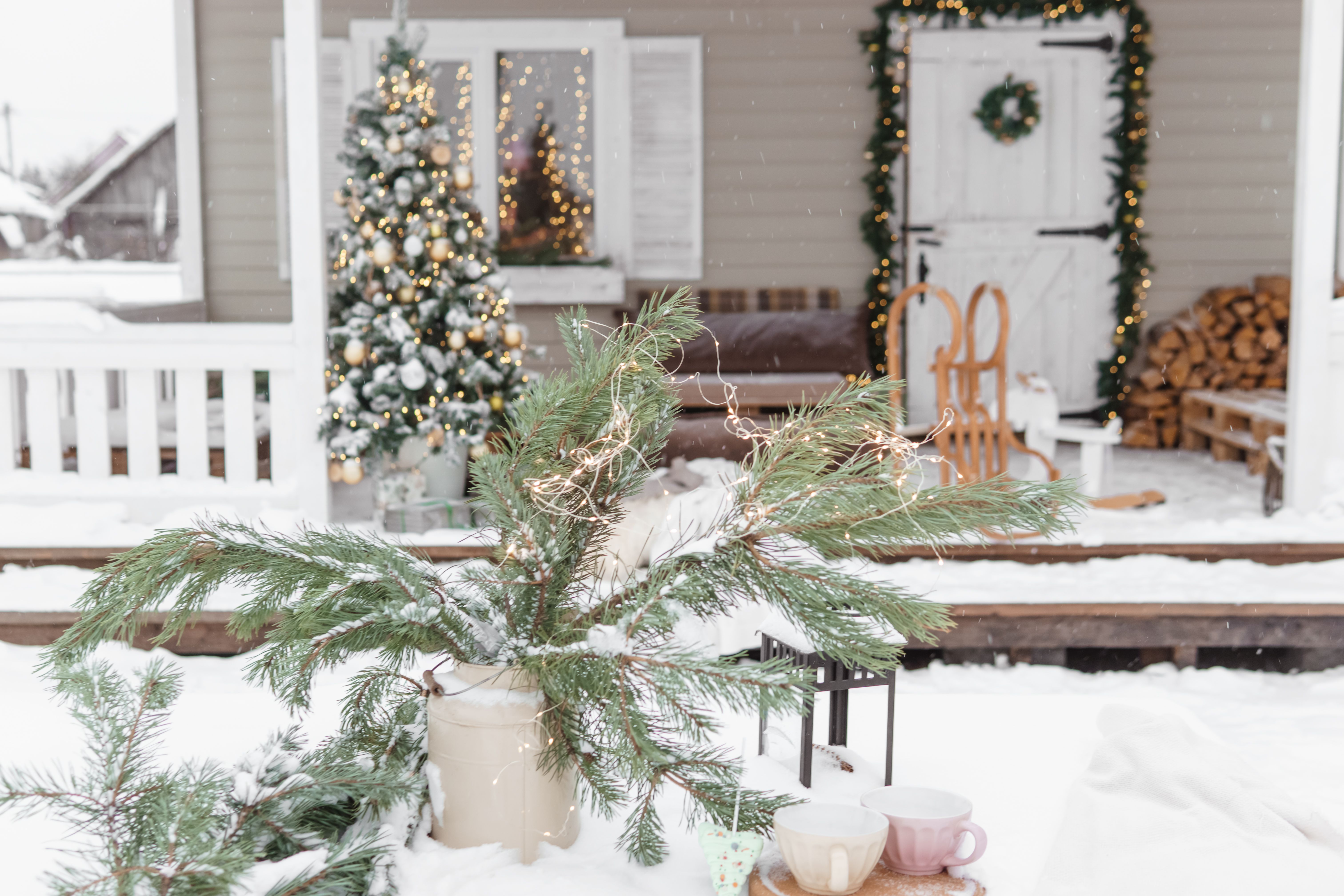 outdoor winter decor