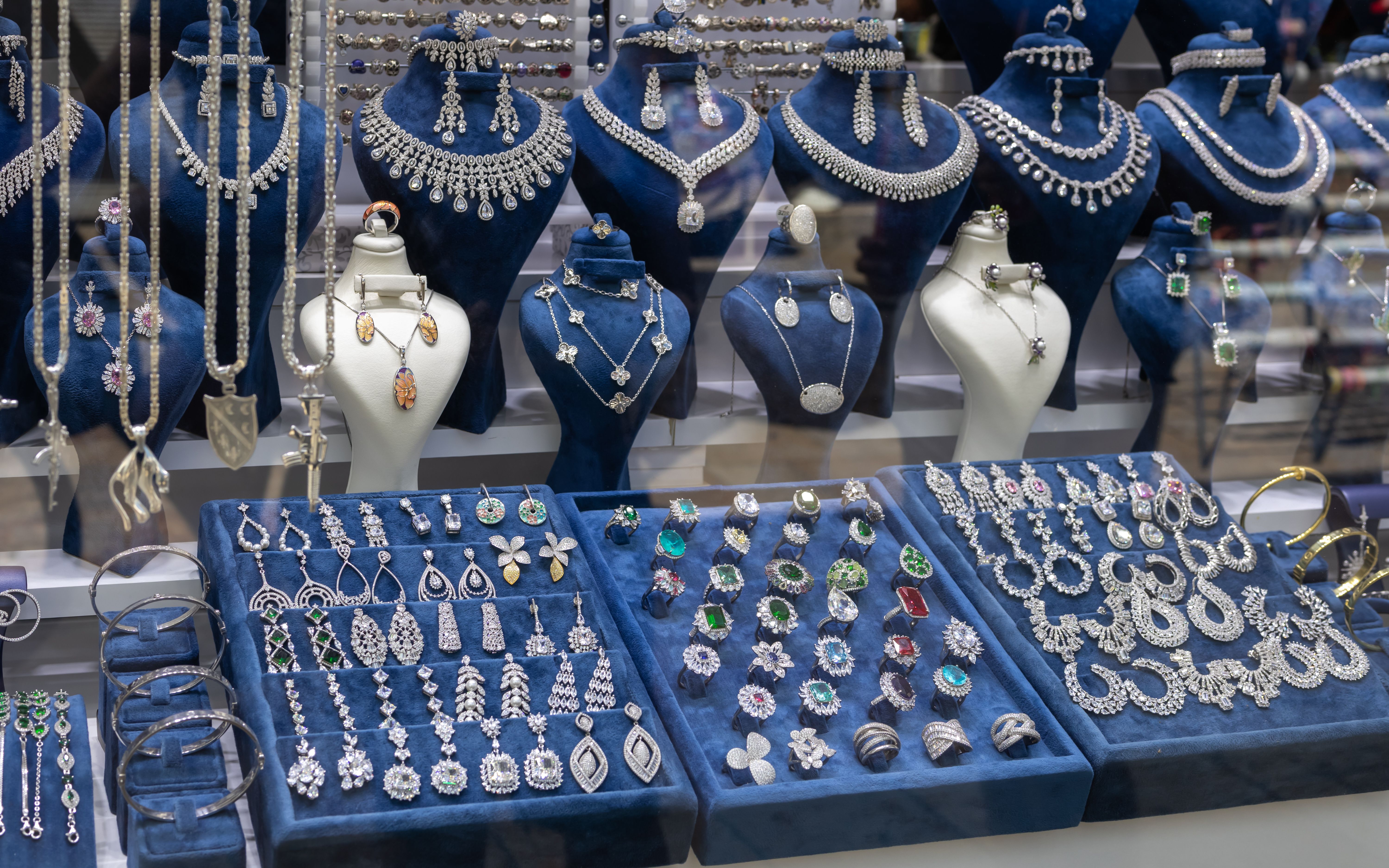 global jewelry brands