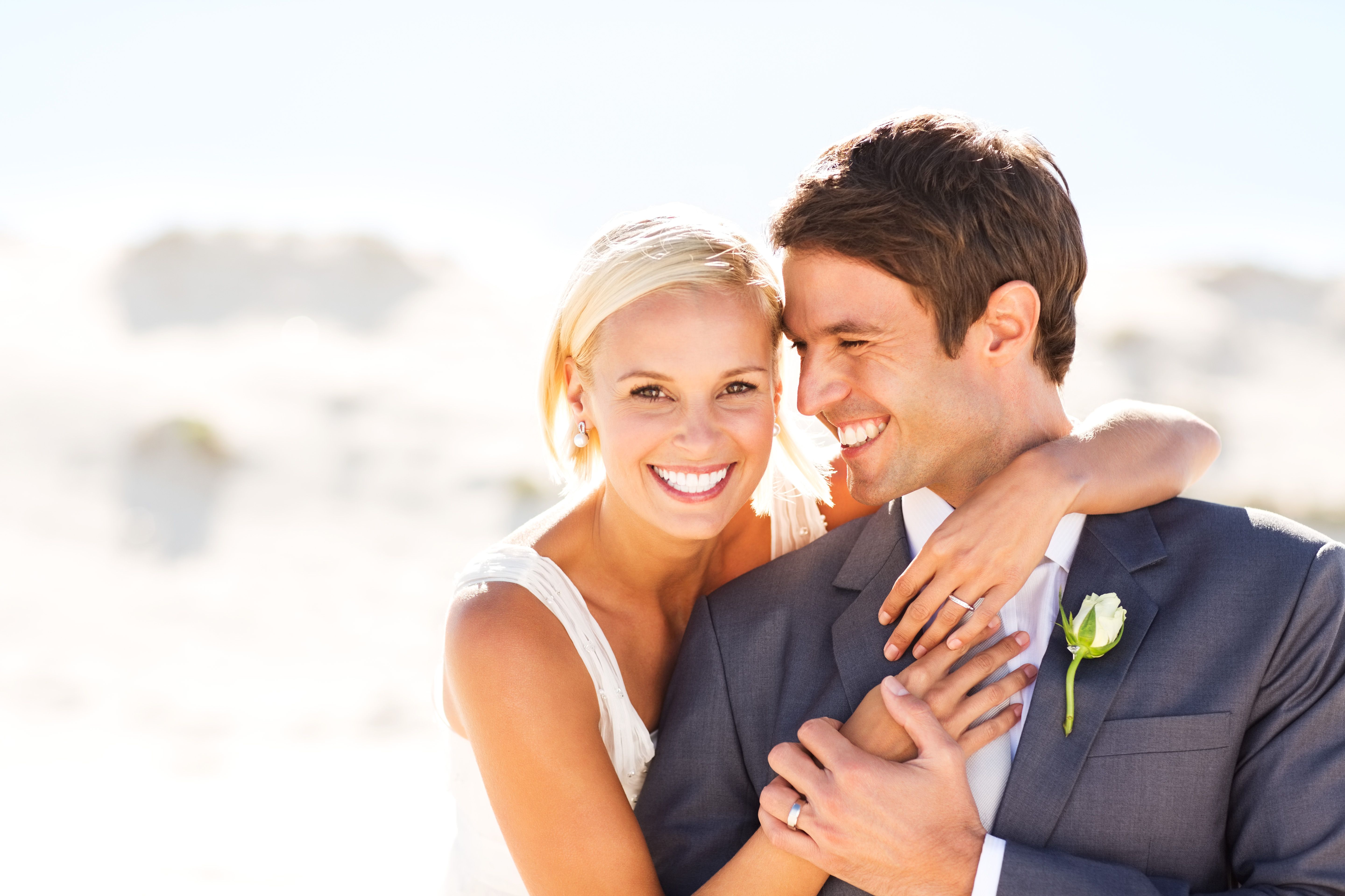 wedding couple smiling