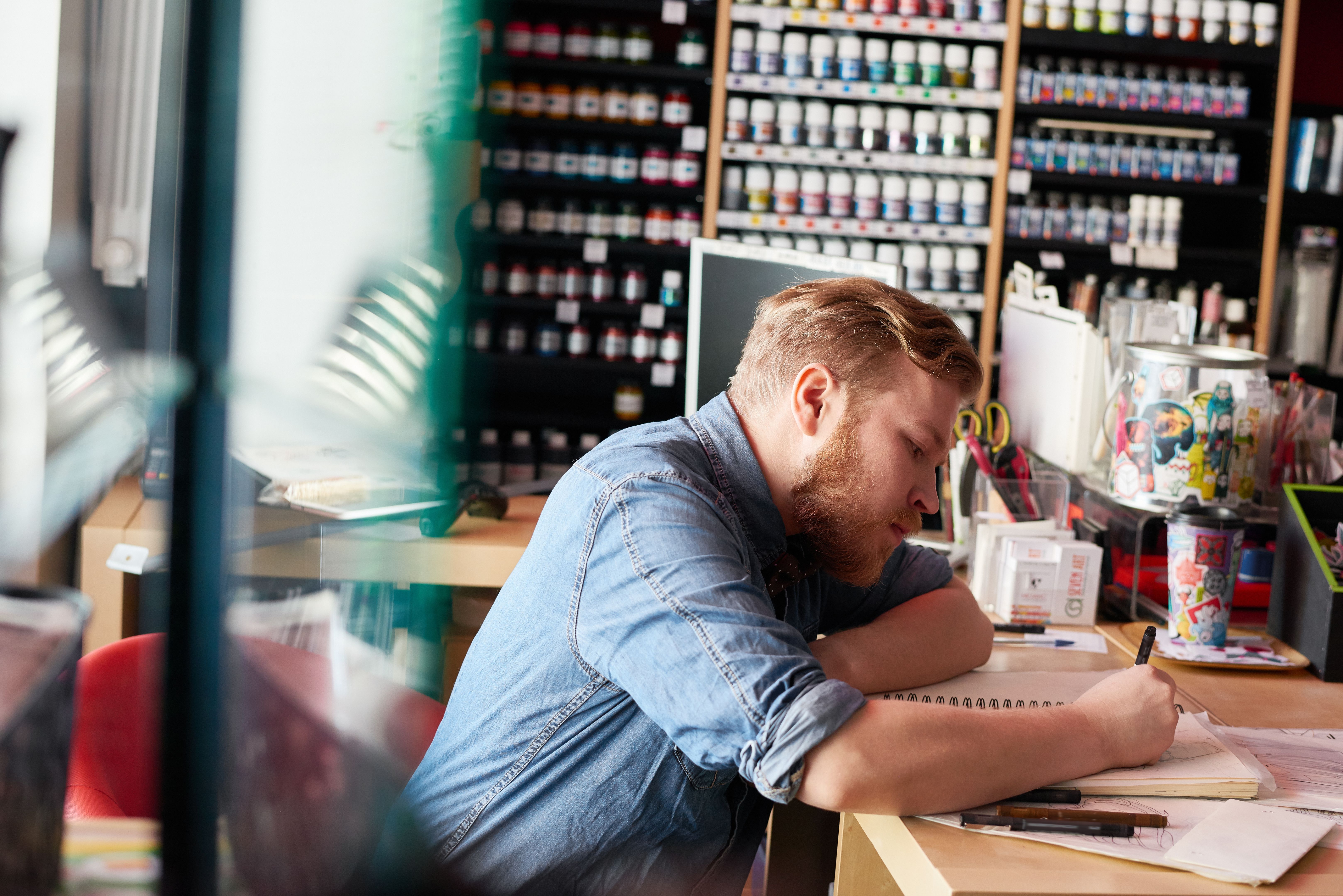 people shopping art supplies