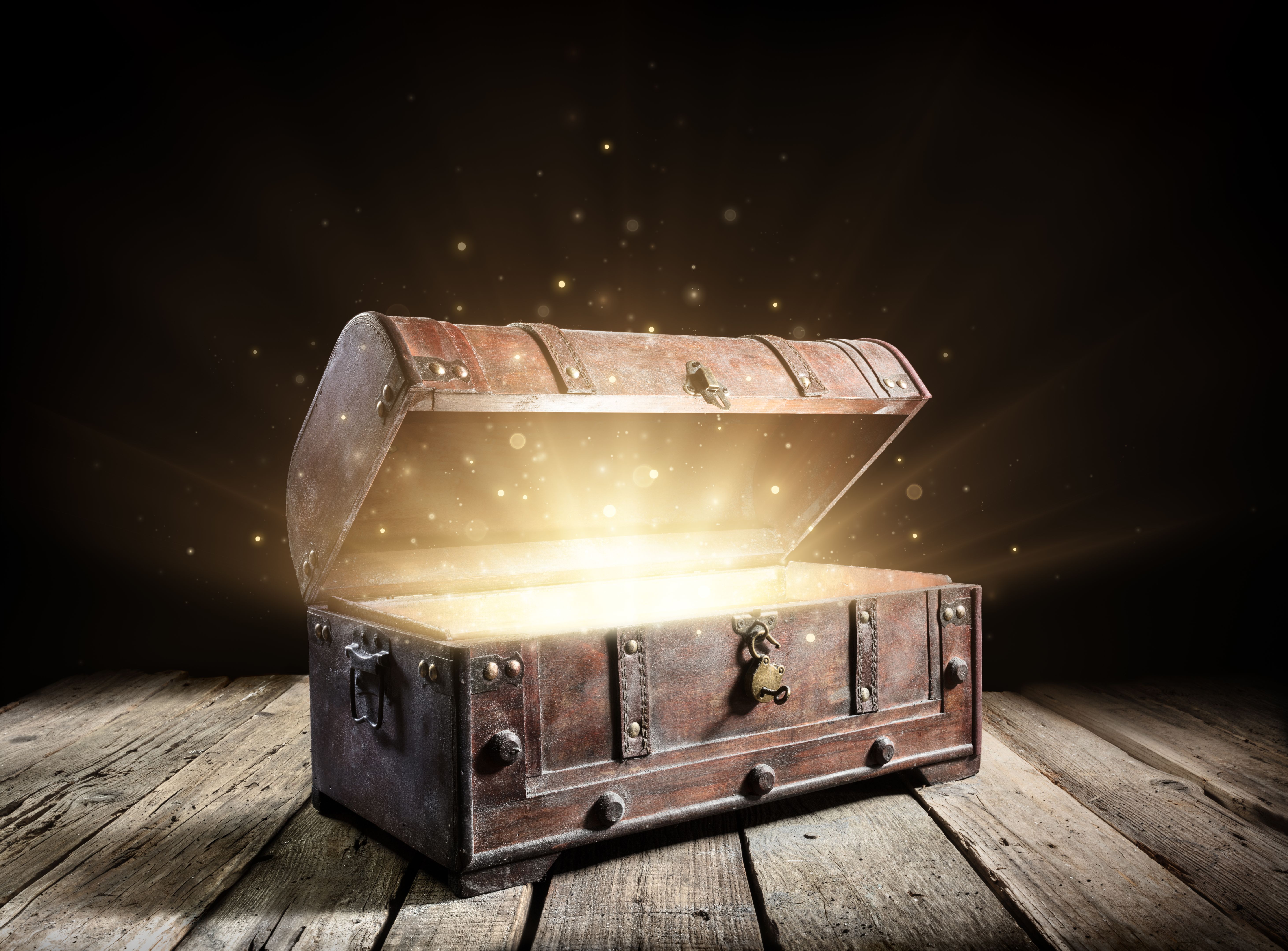 Treasure Chest - Open Ancient Trunk With Glowing Magic Lights In The Dark