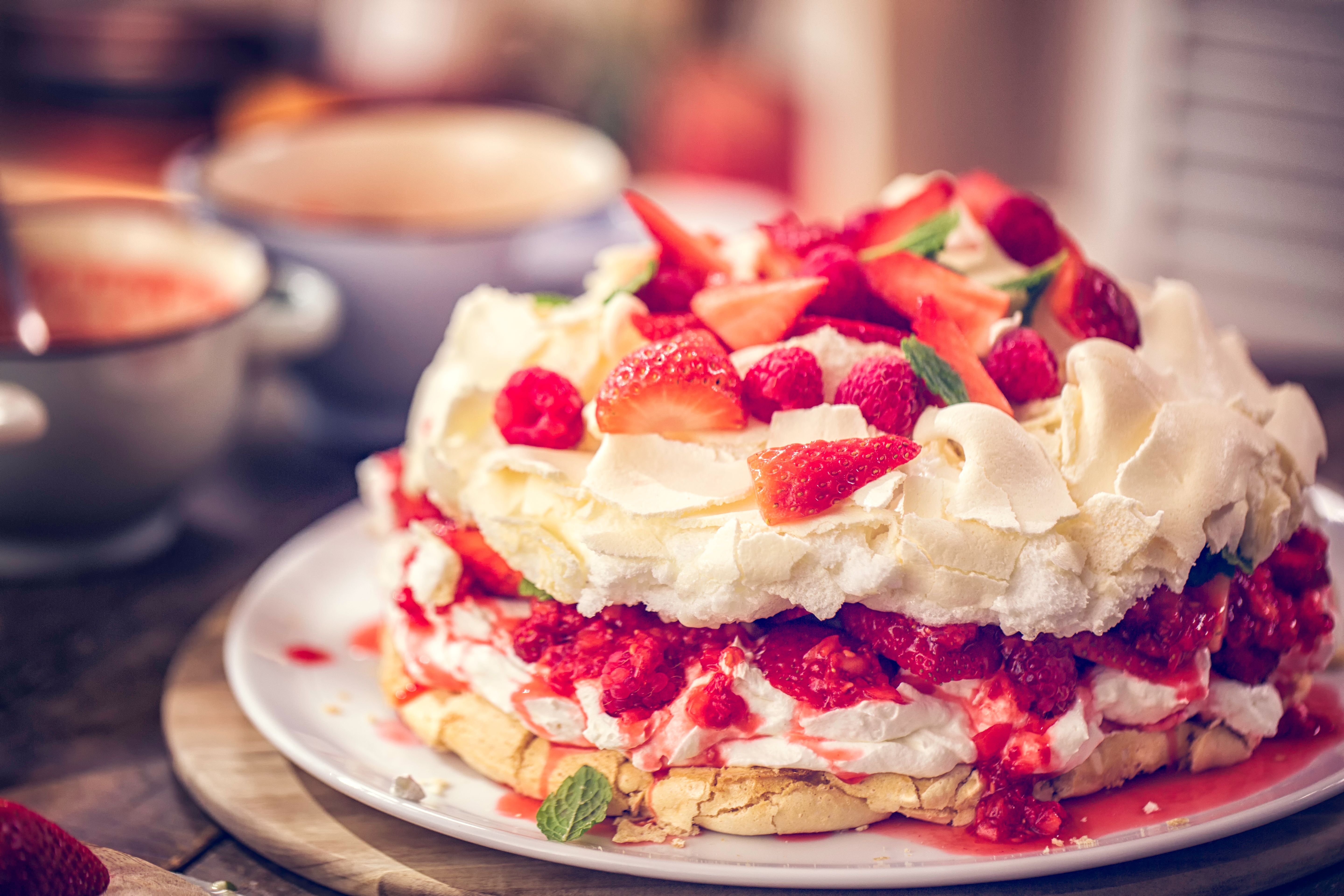 pavlova dessert