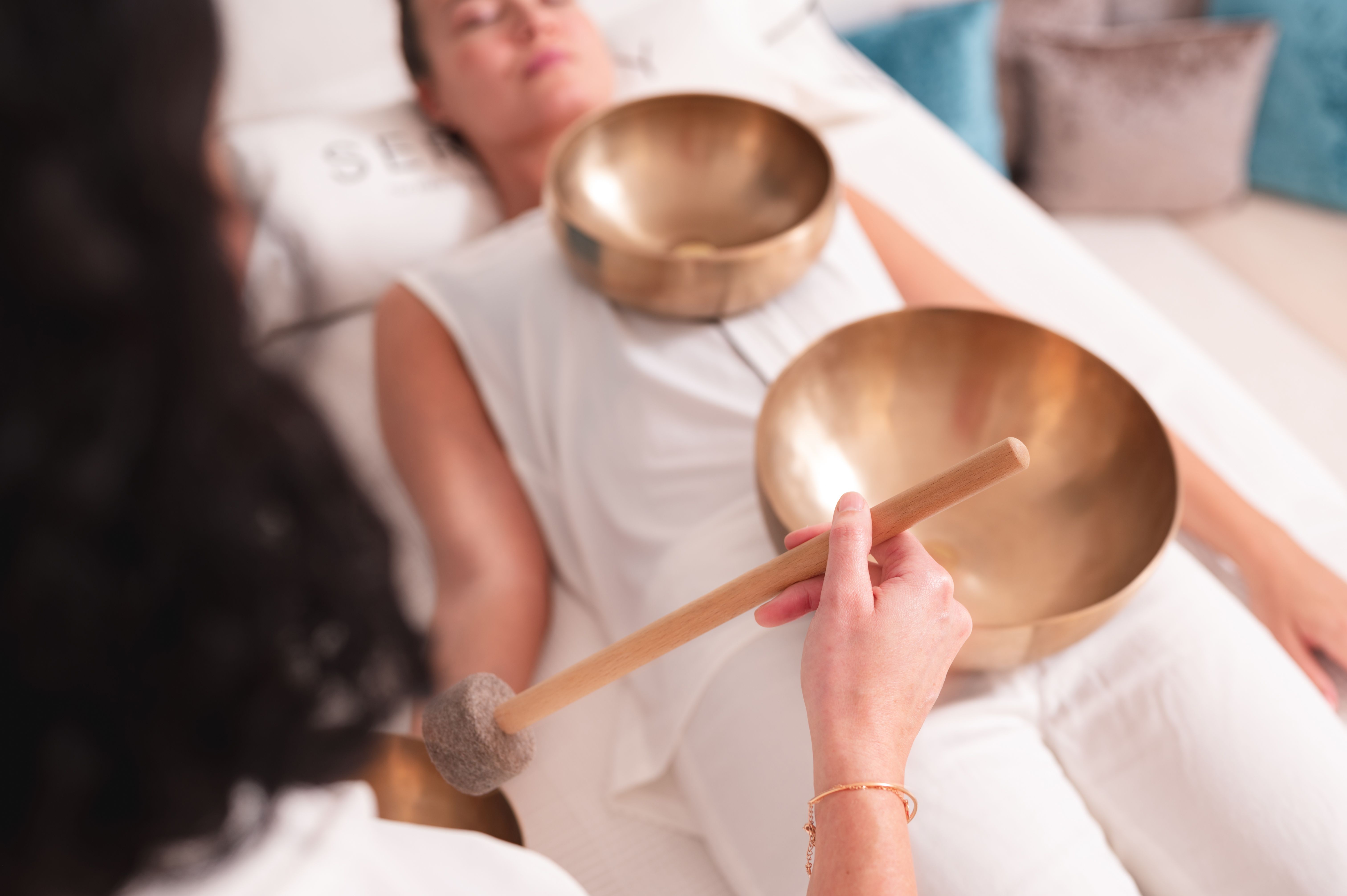 Sound healing therapist practicing