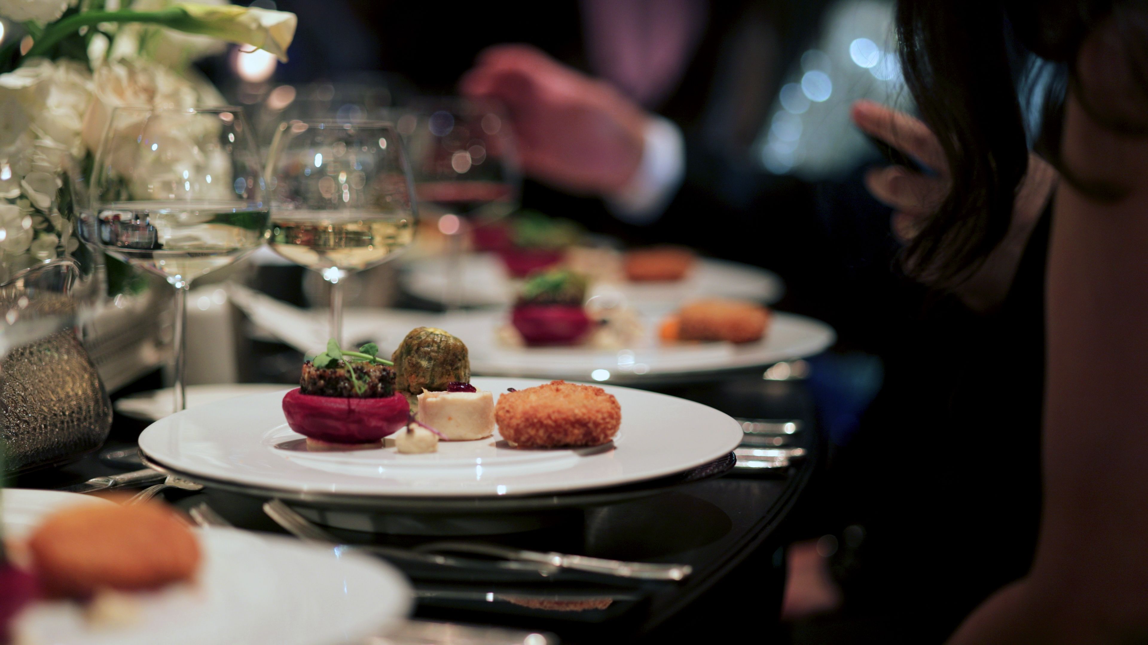 restaurant dining experience