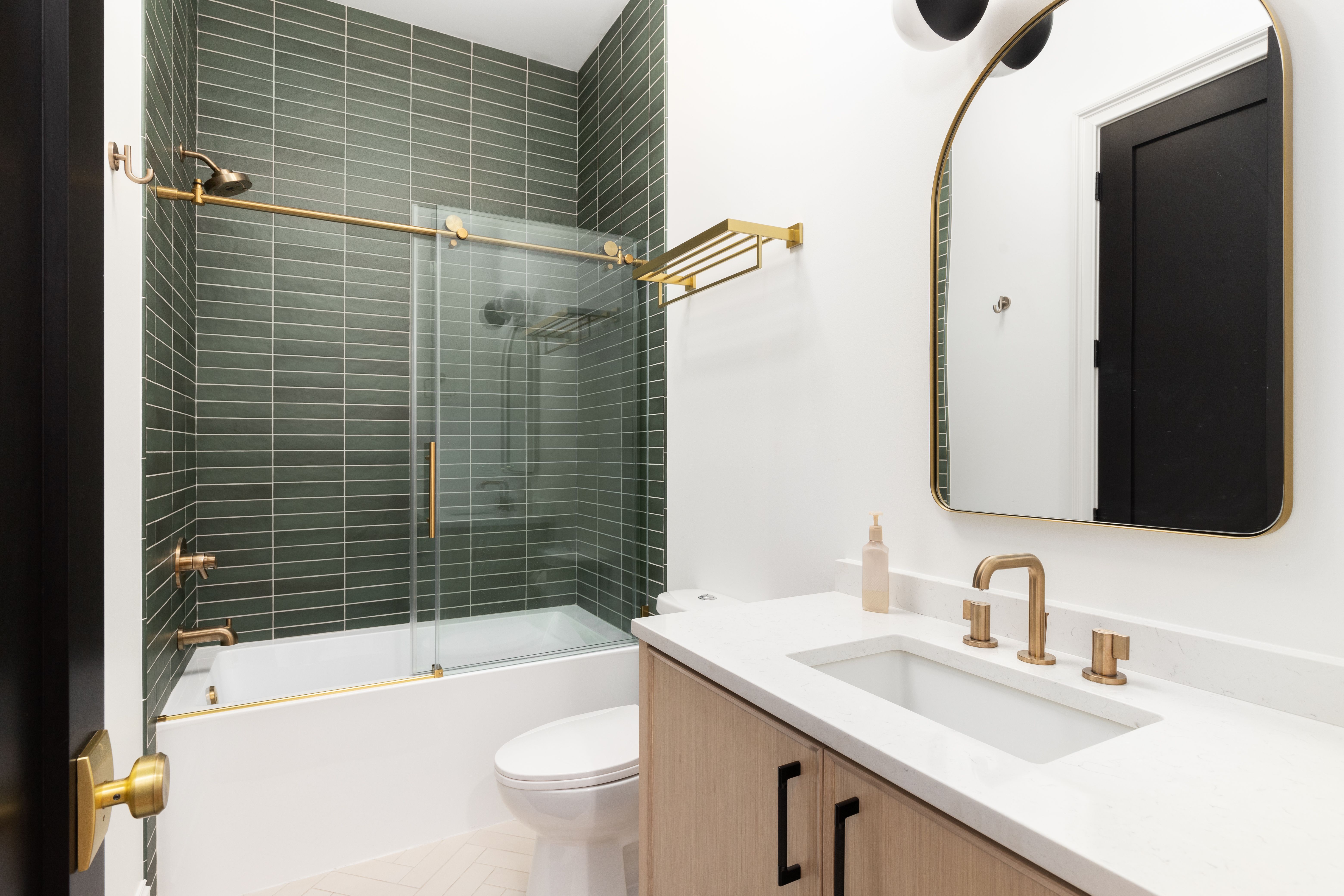 bold bathroom design