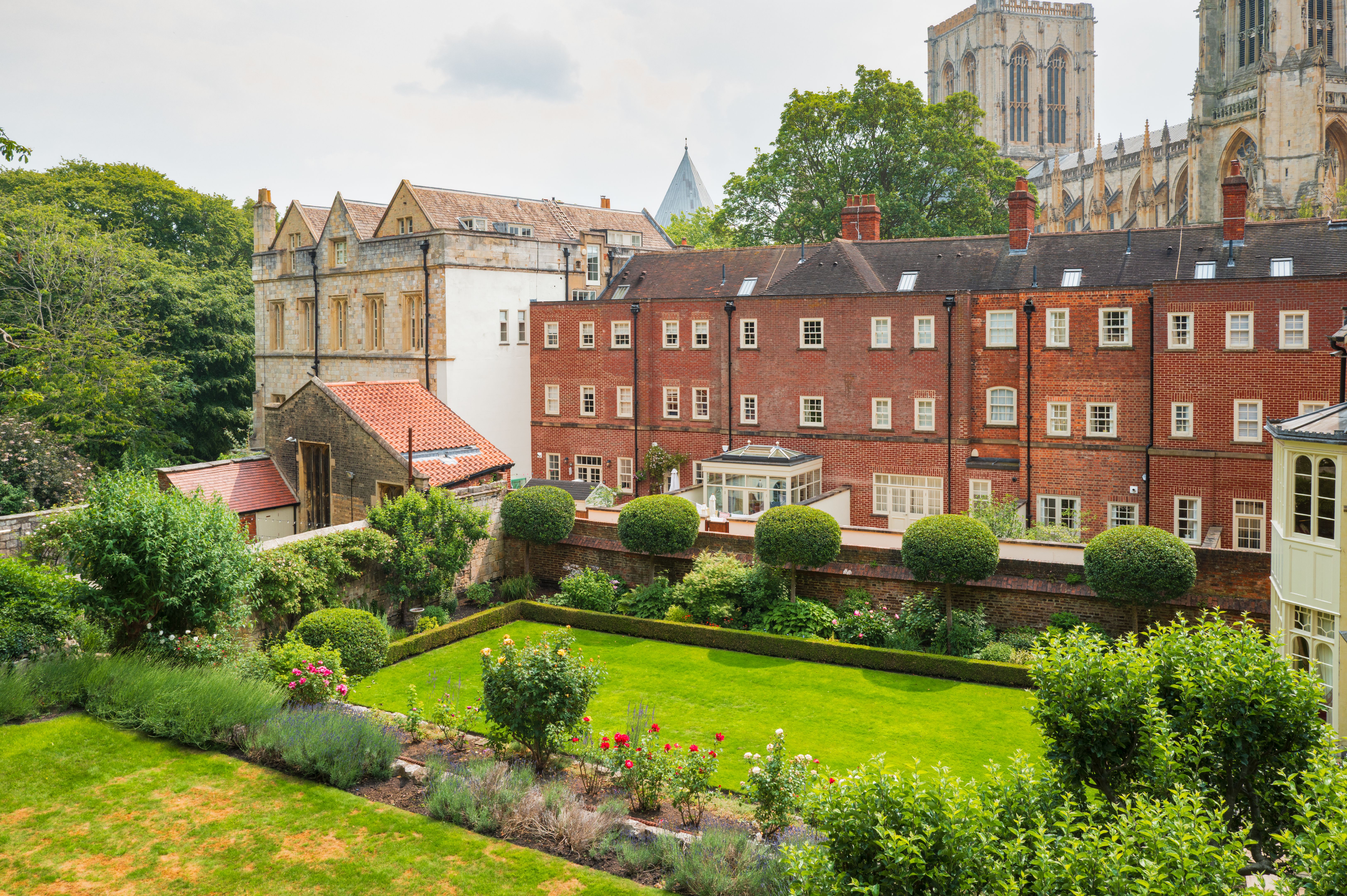historic home garden