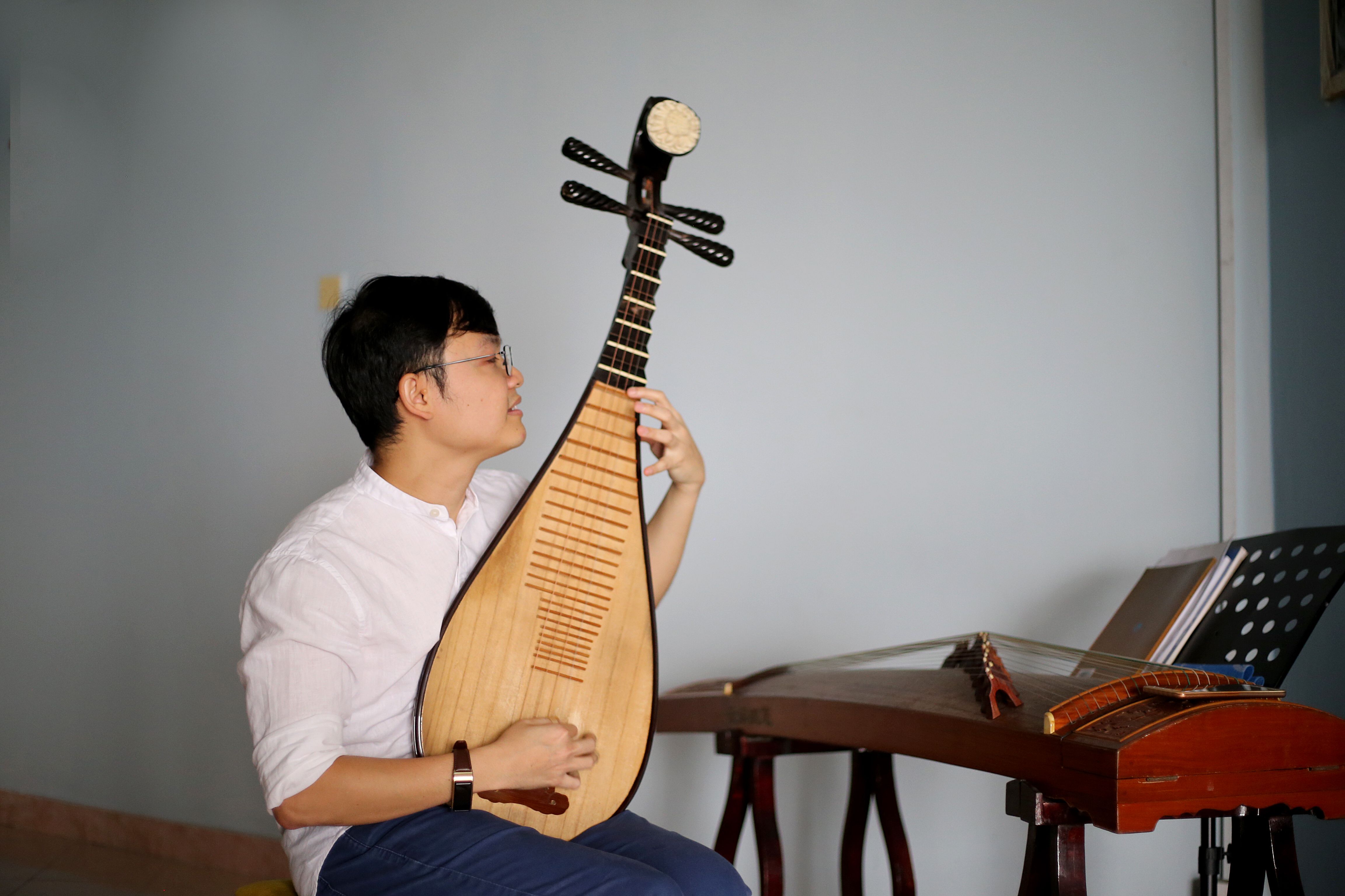 Tieu Trung Sai musician