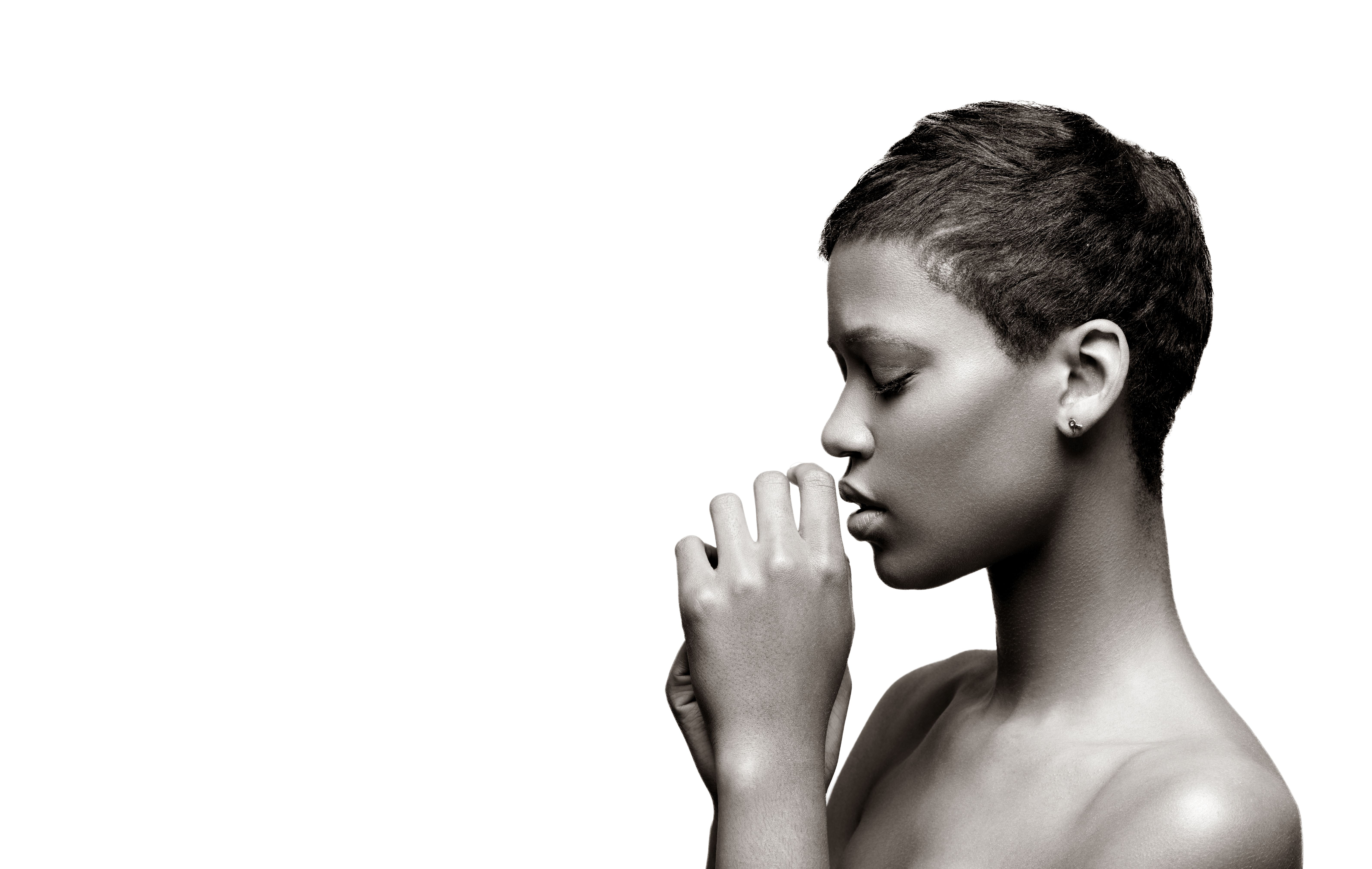 African woman praying