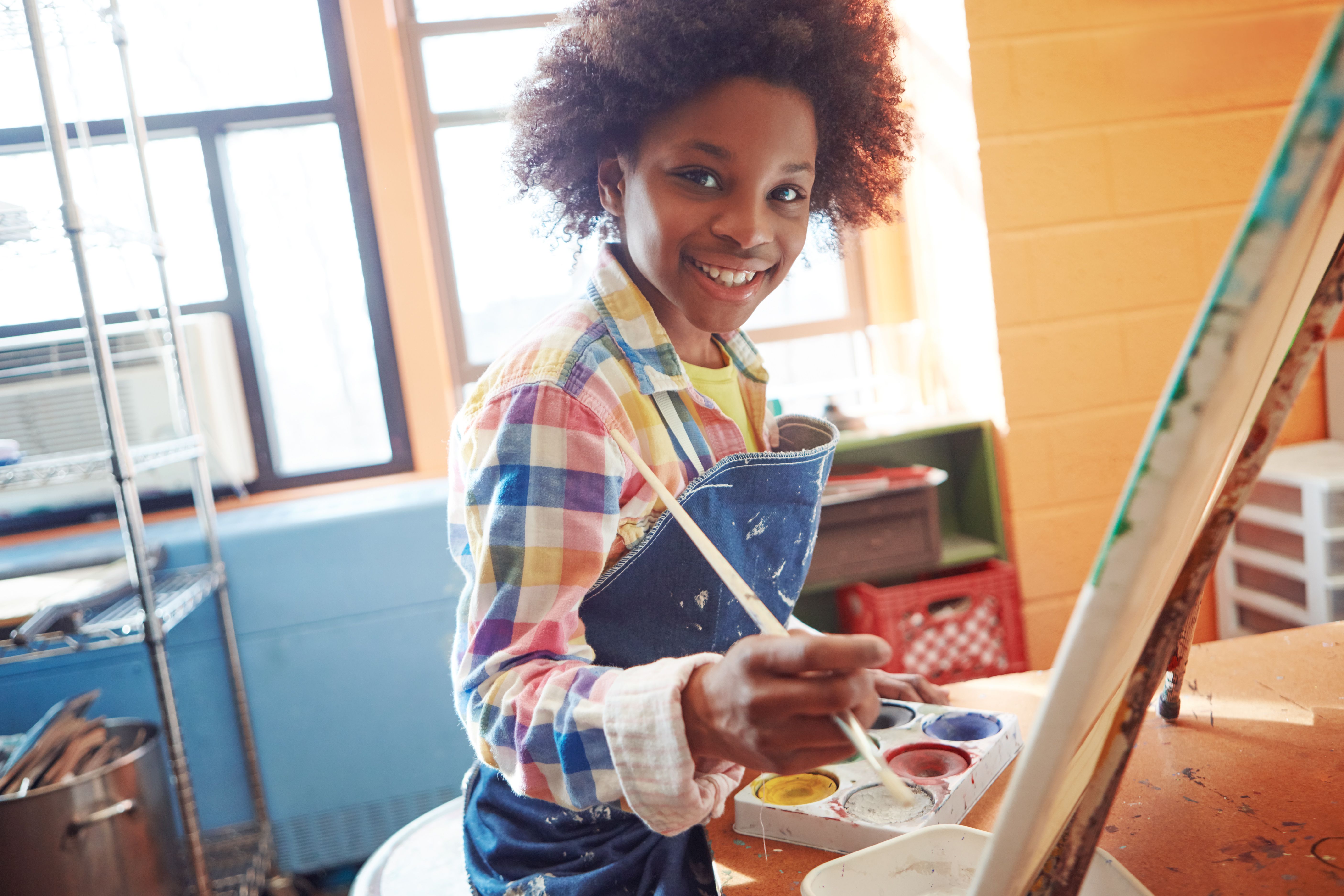 children painting