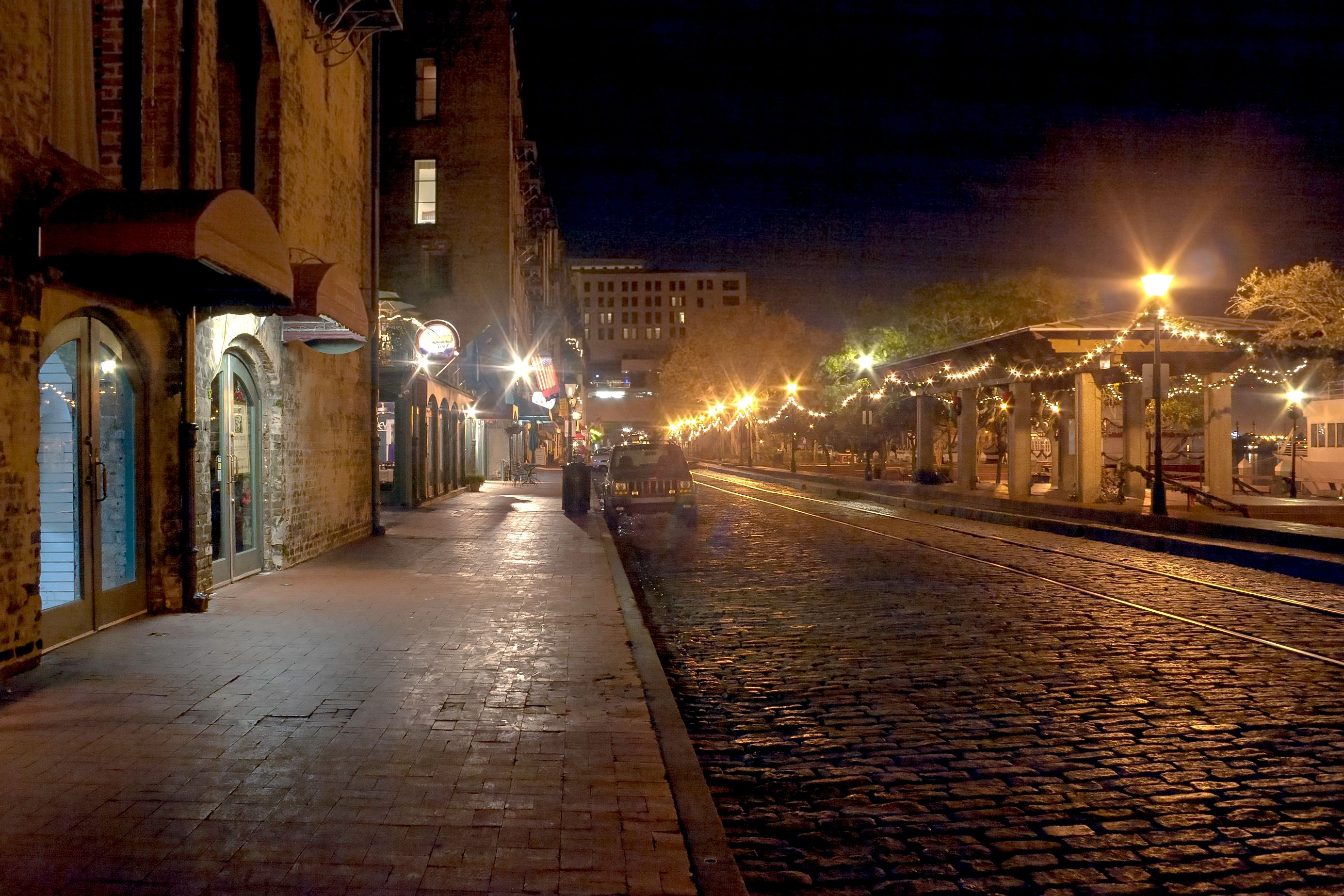 historic savannah street