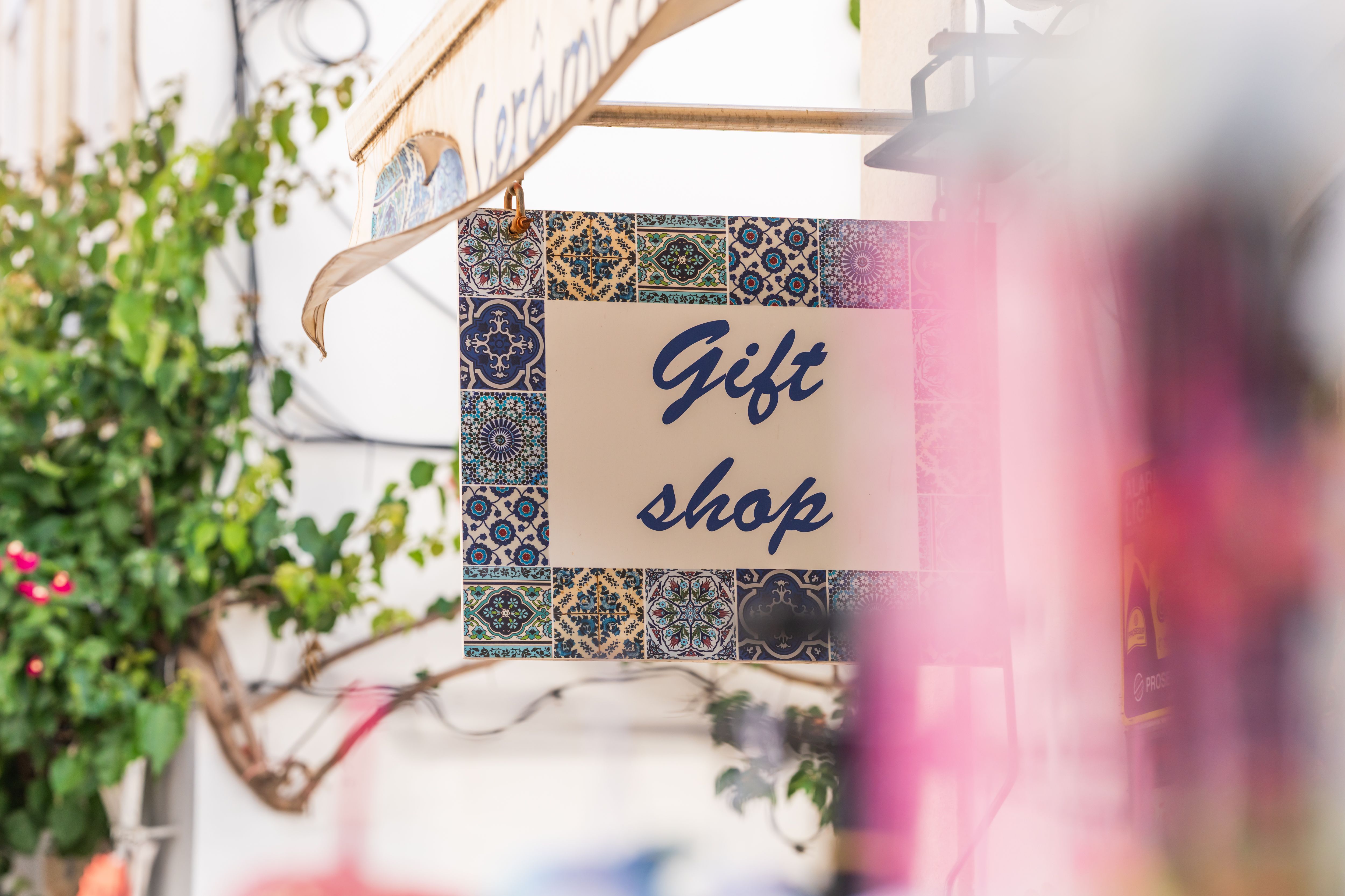 gift policy sign