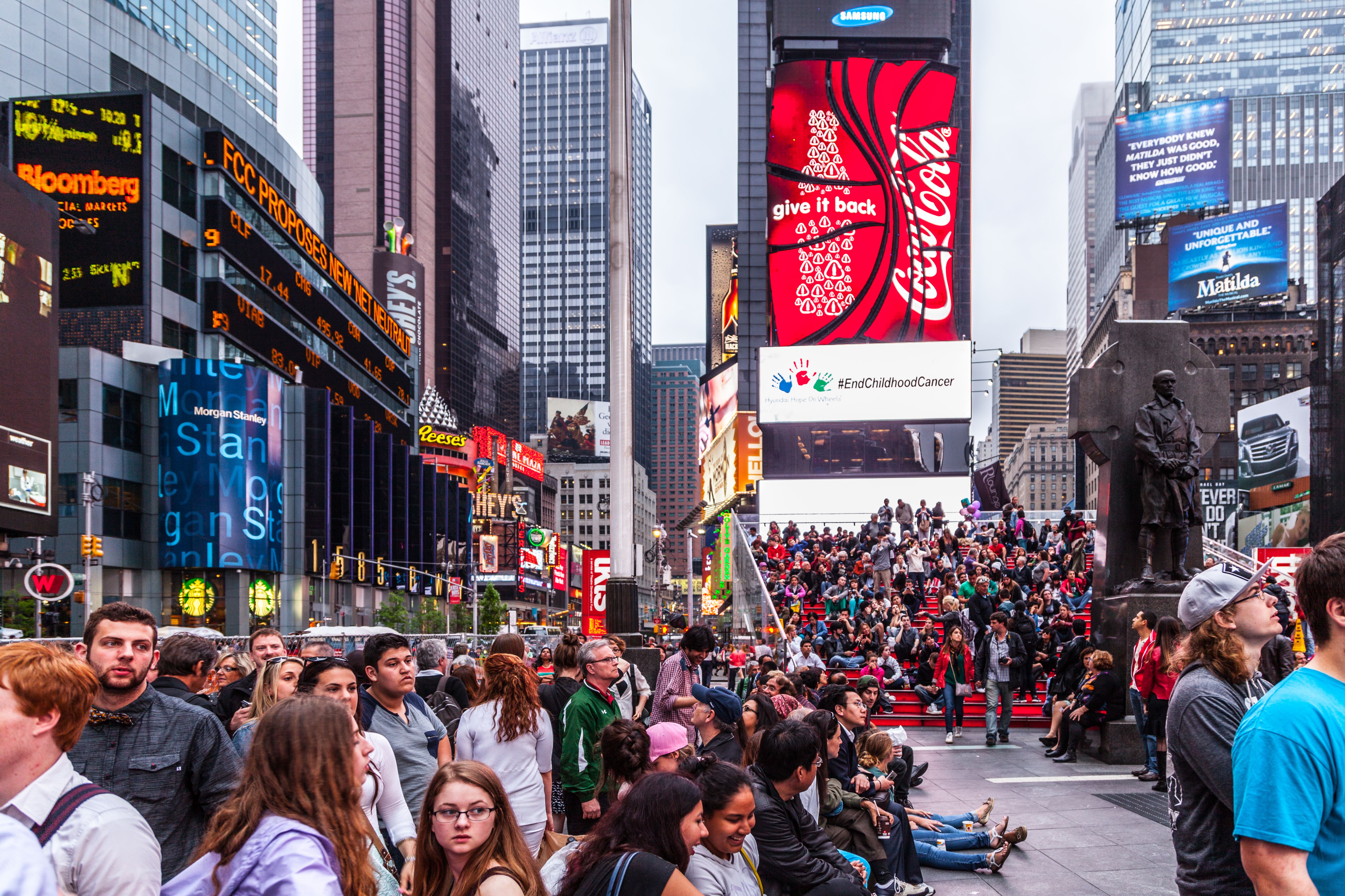 times square crowd