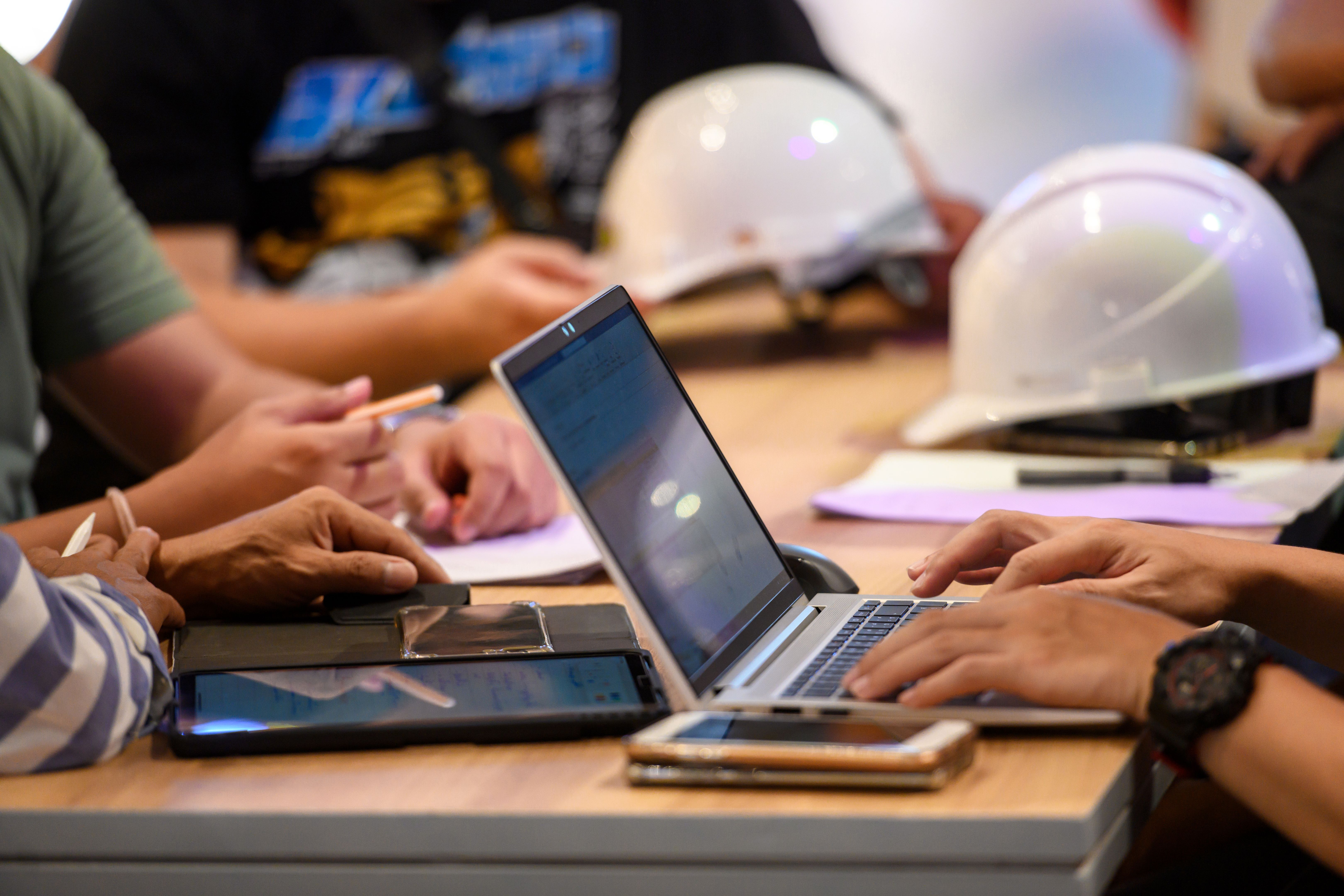 trabajadores tecnología