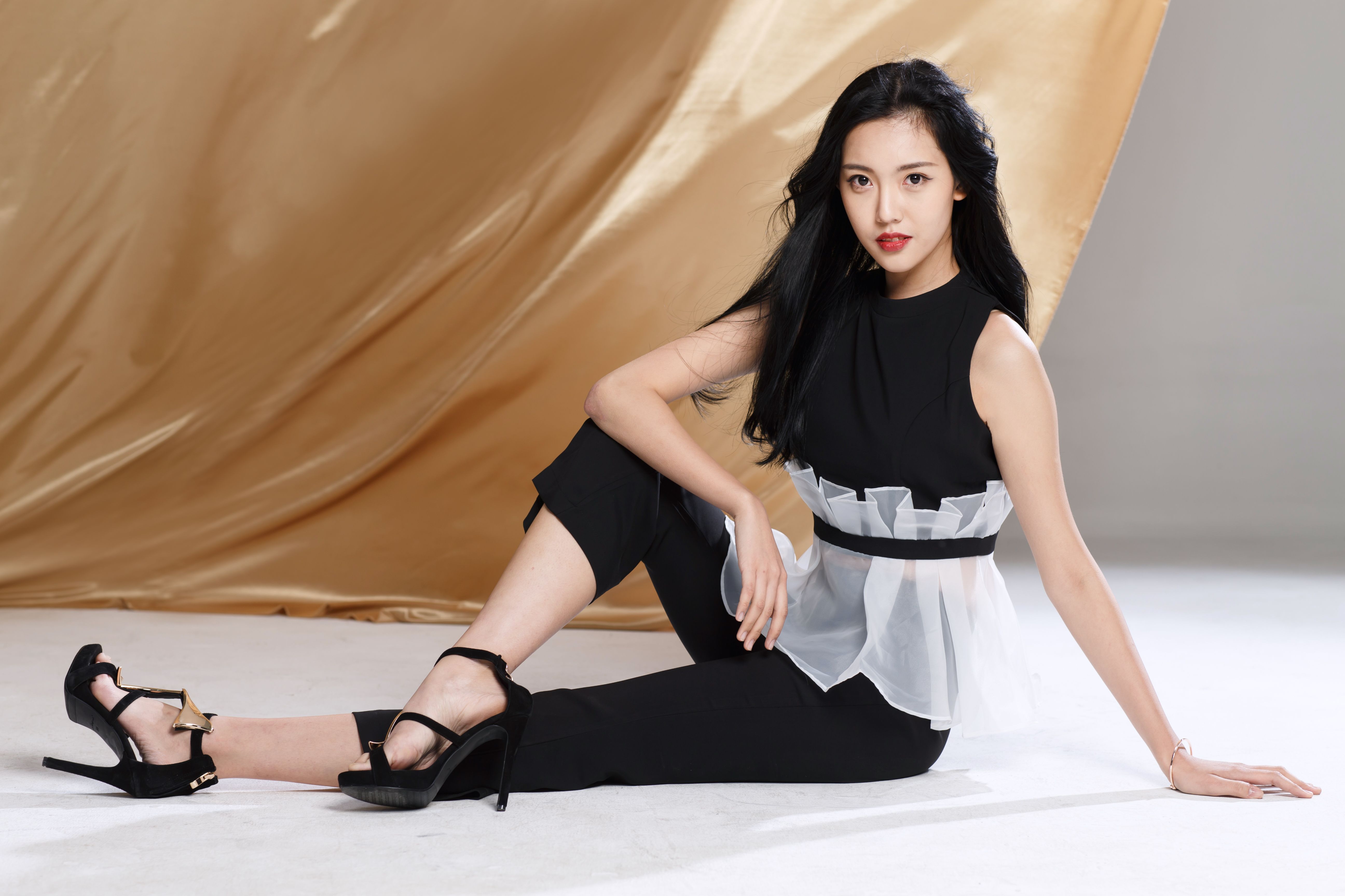 A fashionable young woman