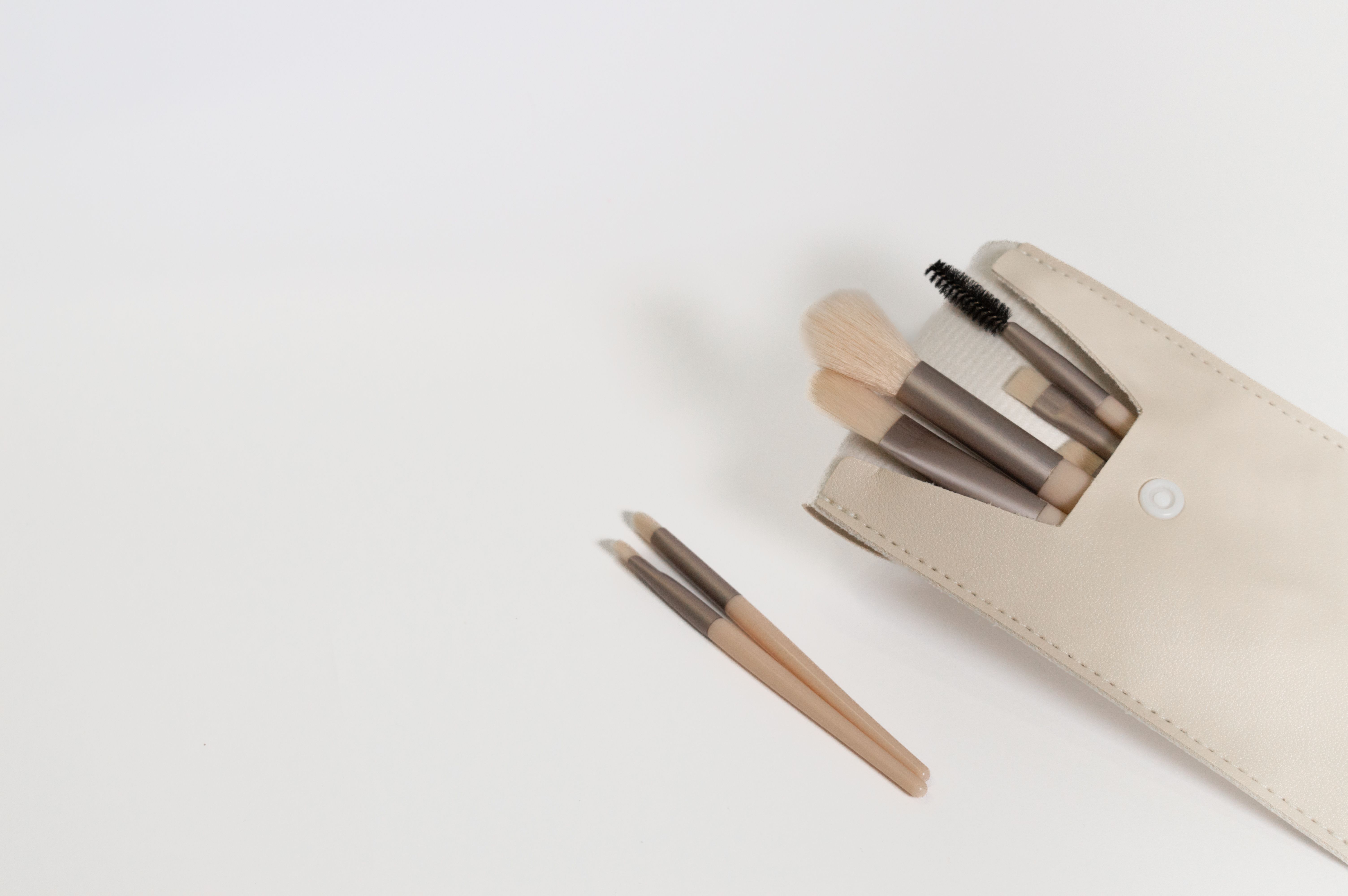 makeup artist travel