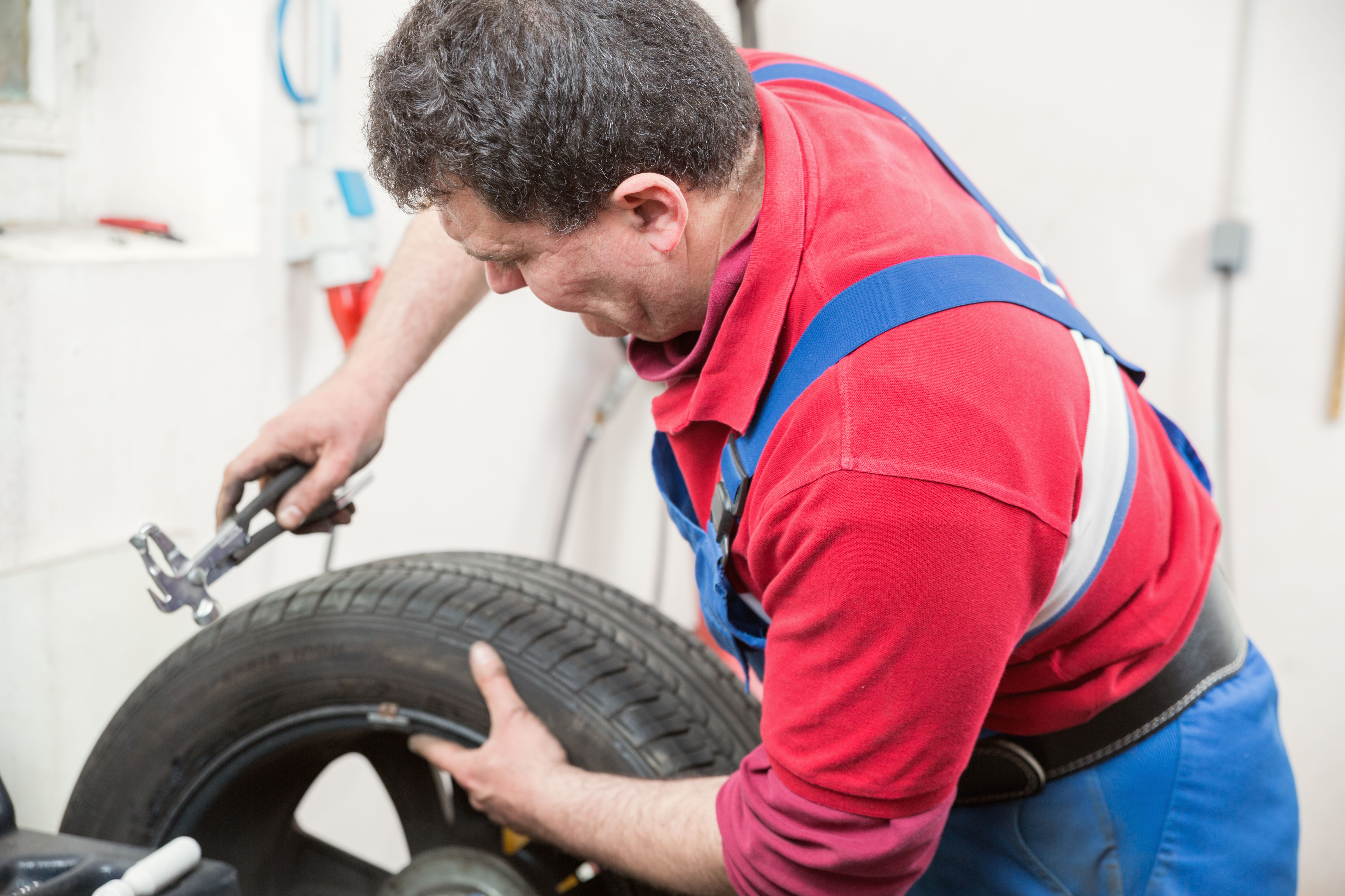 Mechanical repairs a tire