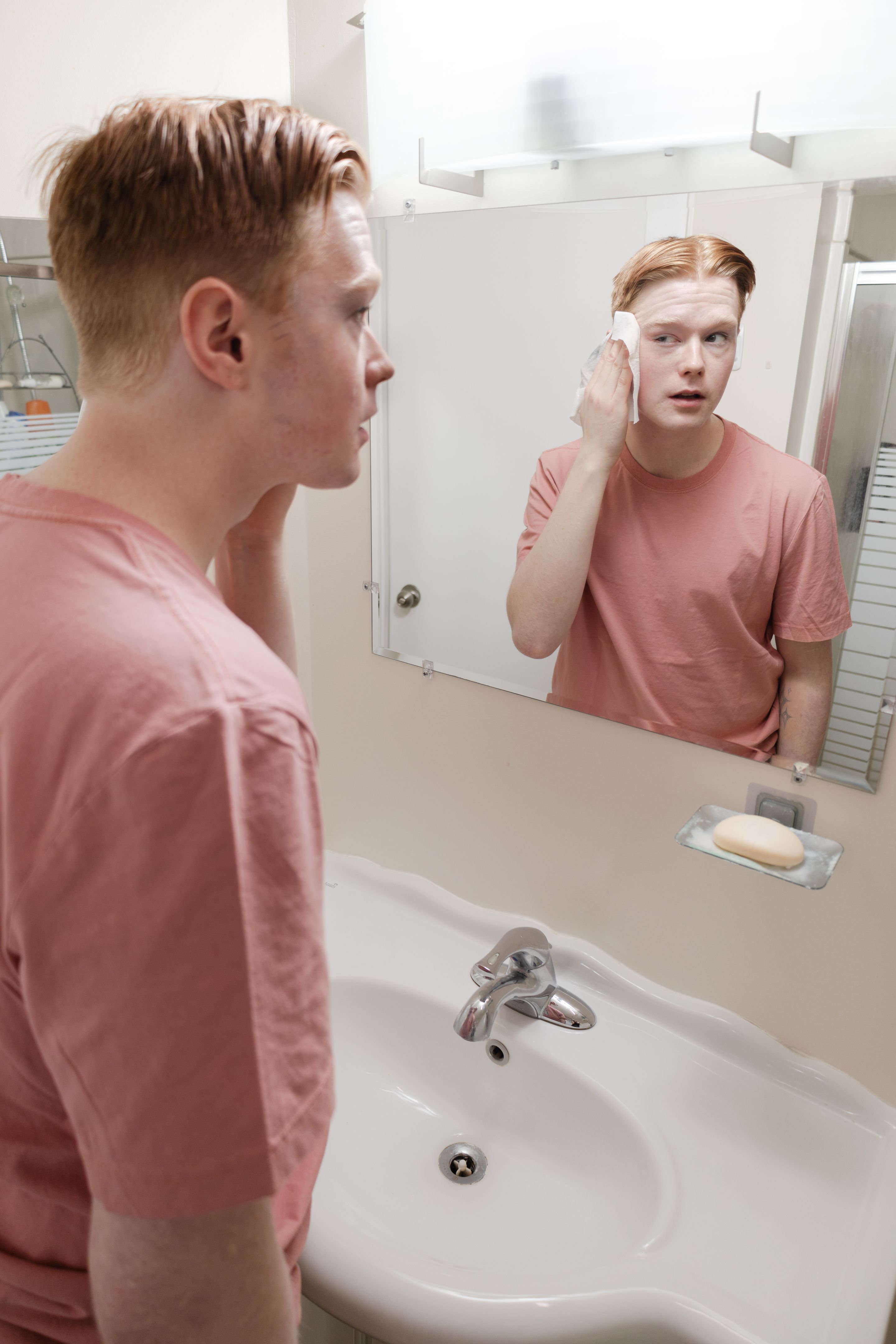 makeup artist cleaning