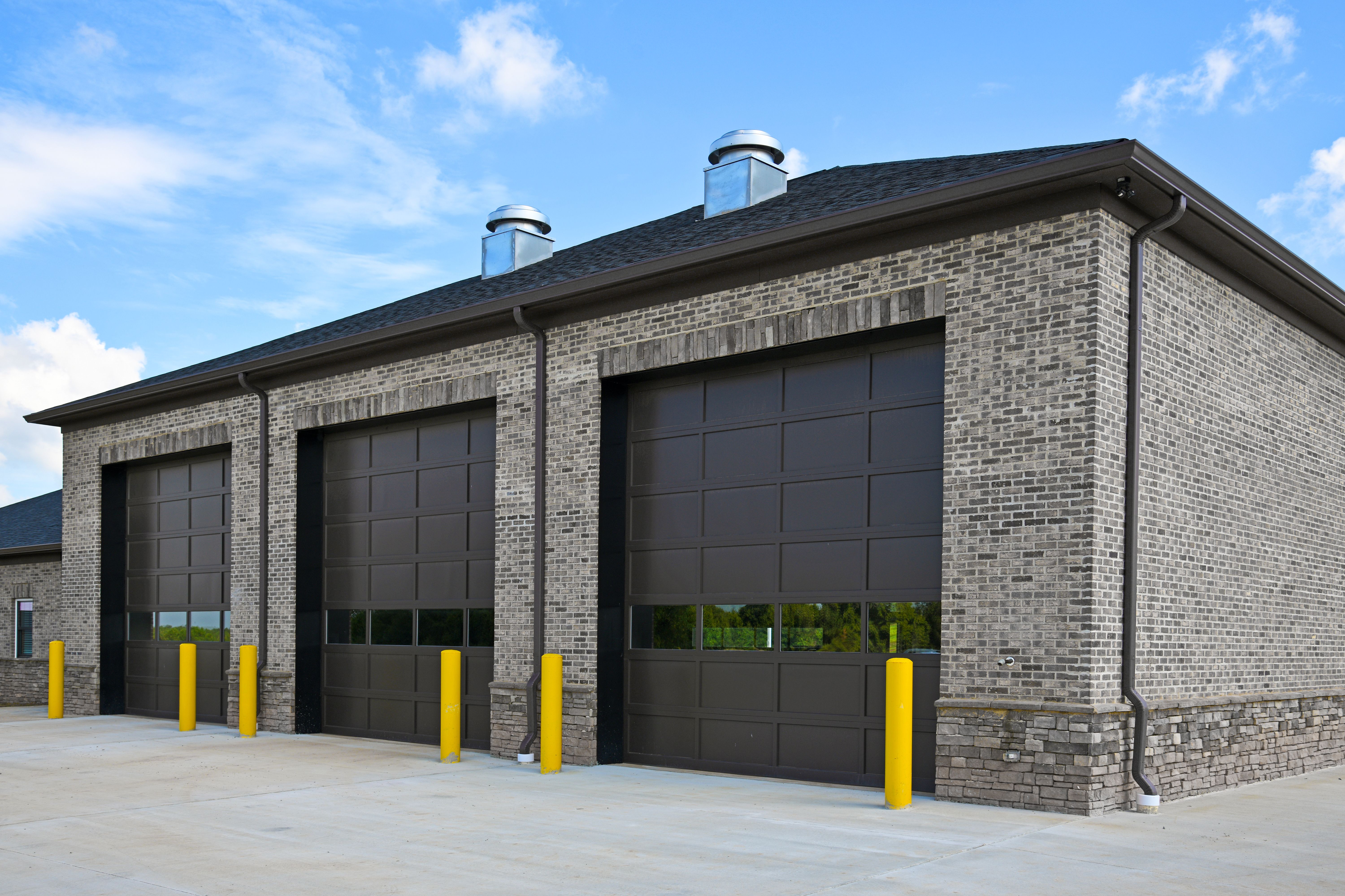 garage door supplier