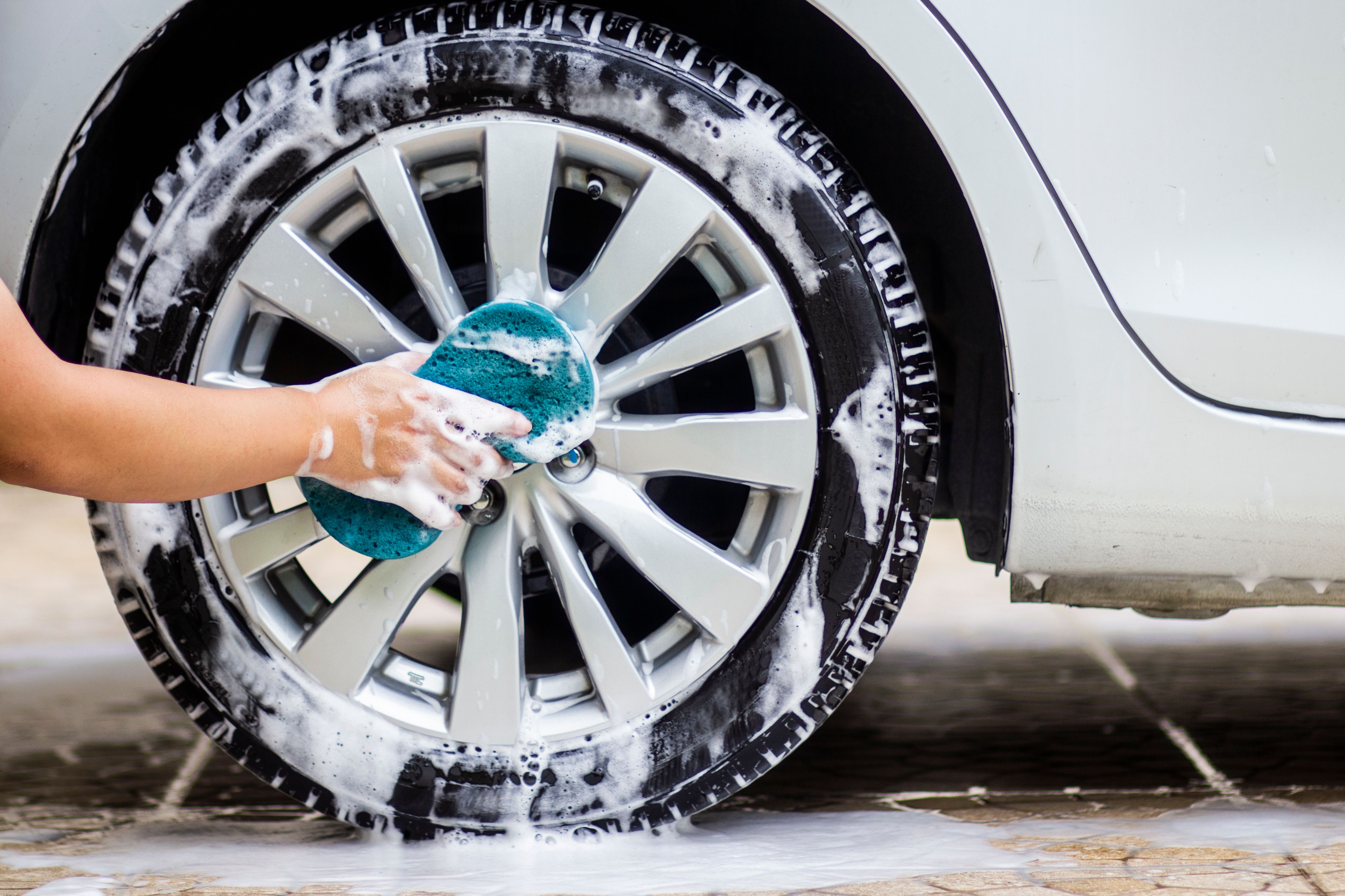 cleaning car tires