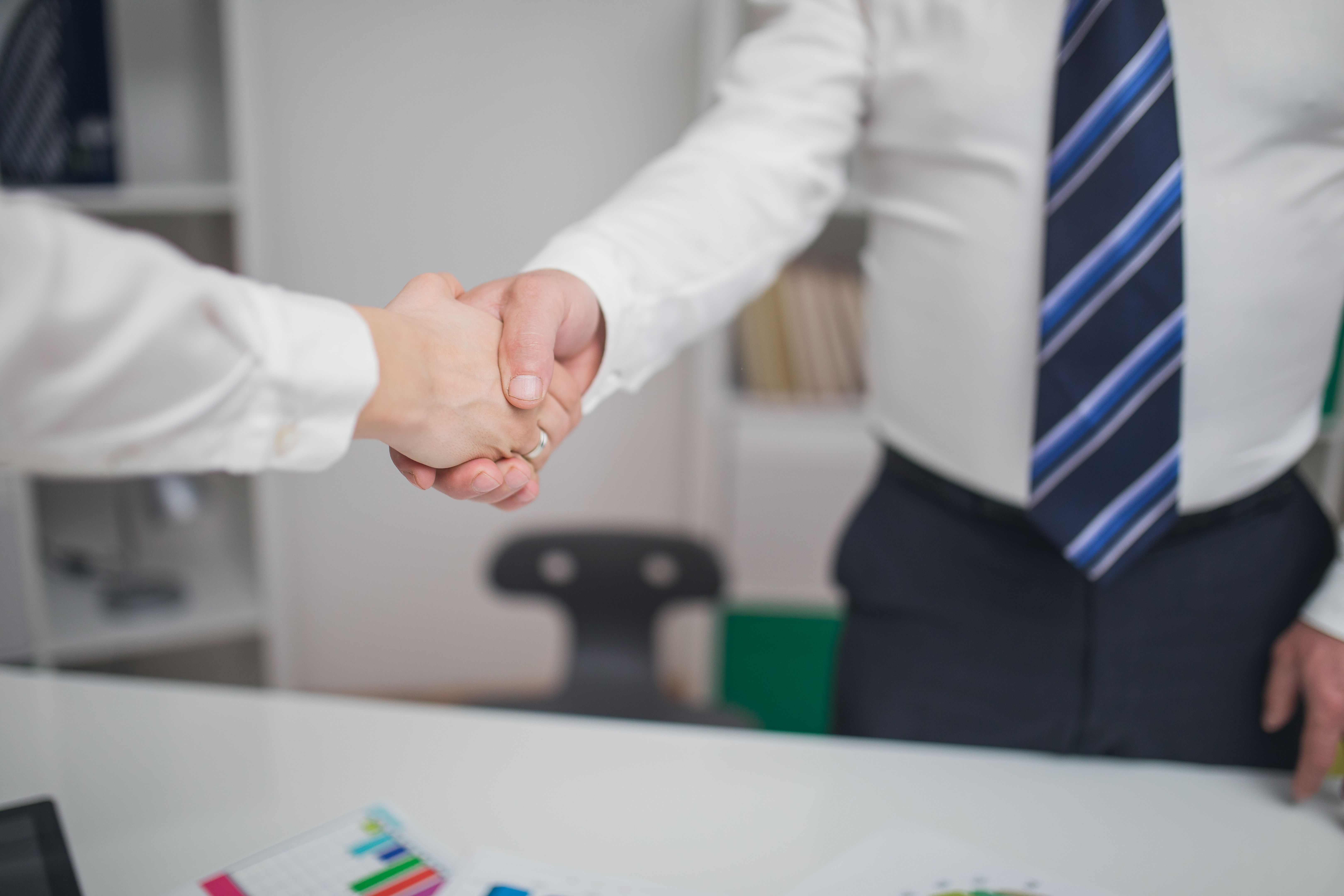 apology handshake