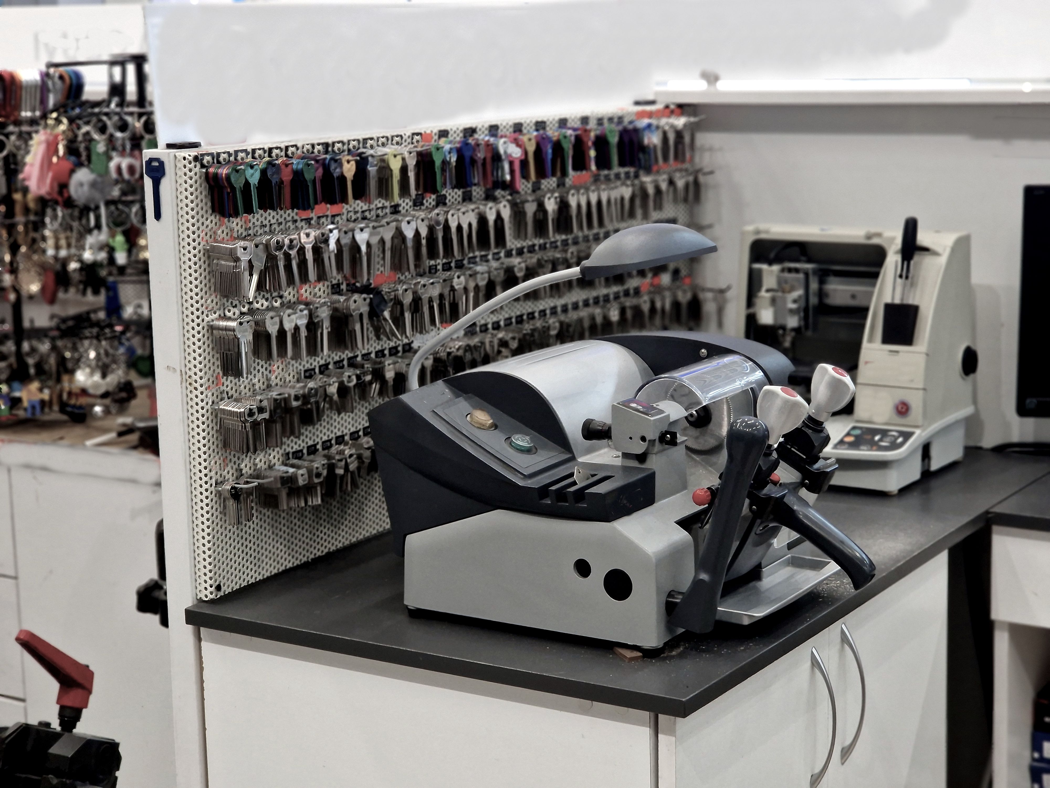 researching locksmith