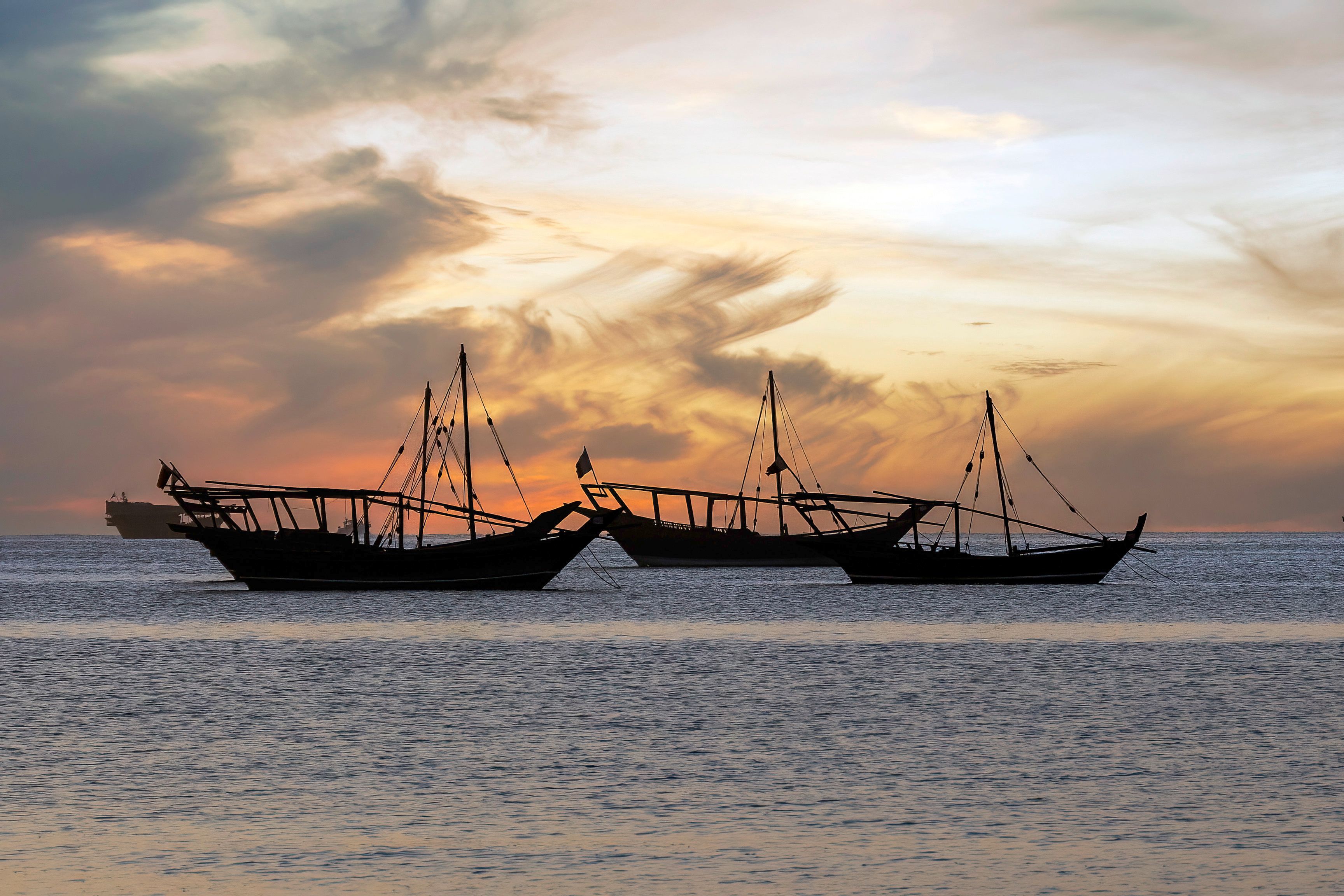 traditional dhow cruise