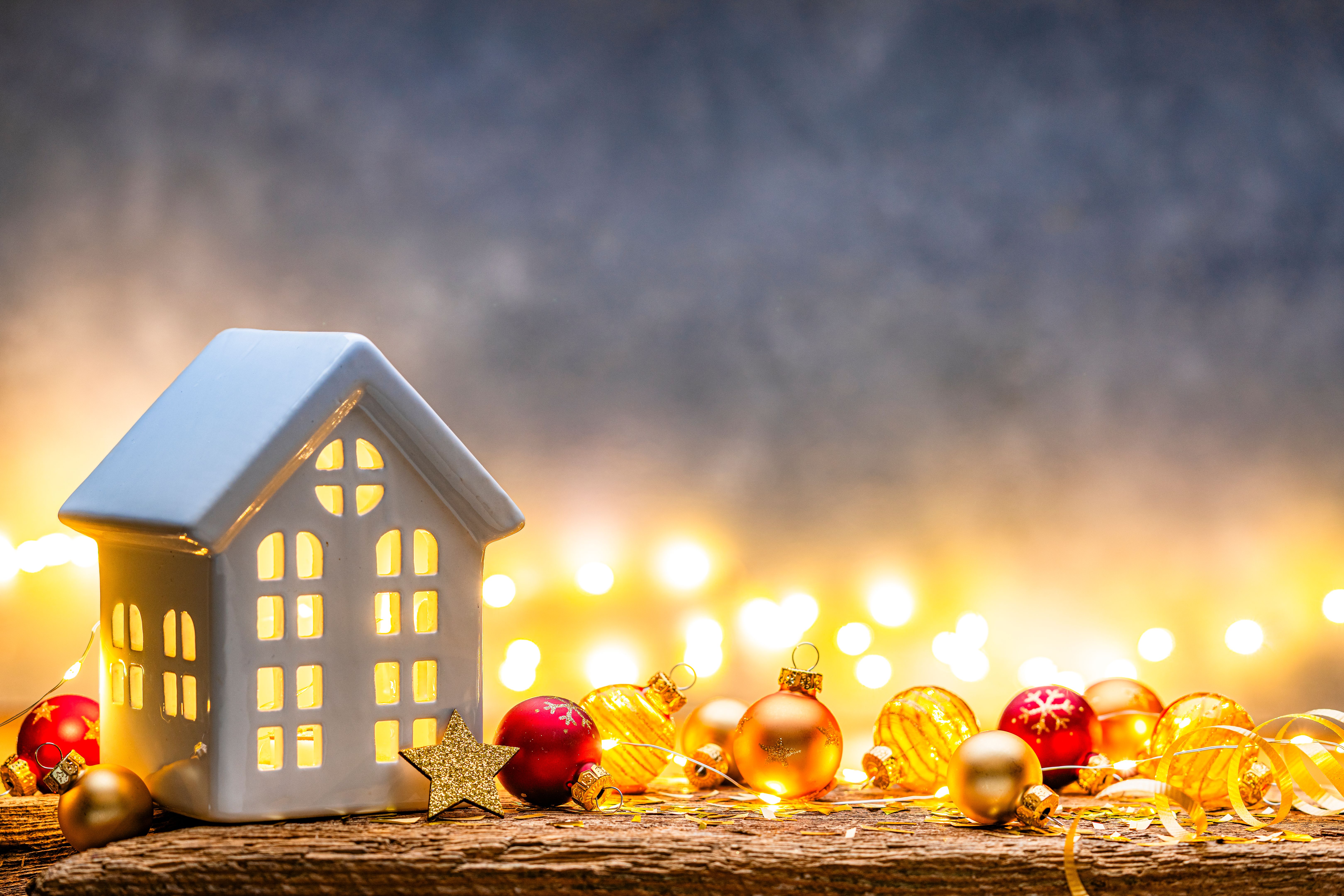 home showing holiday