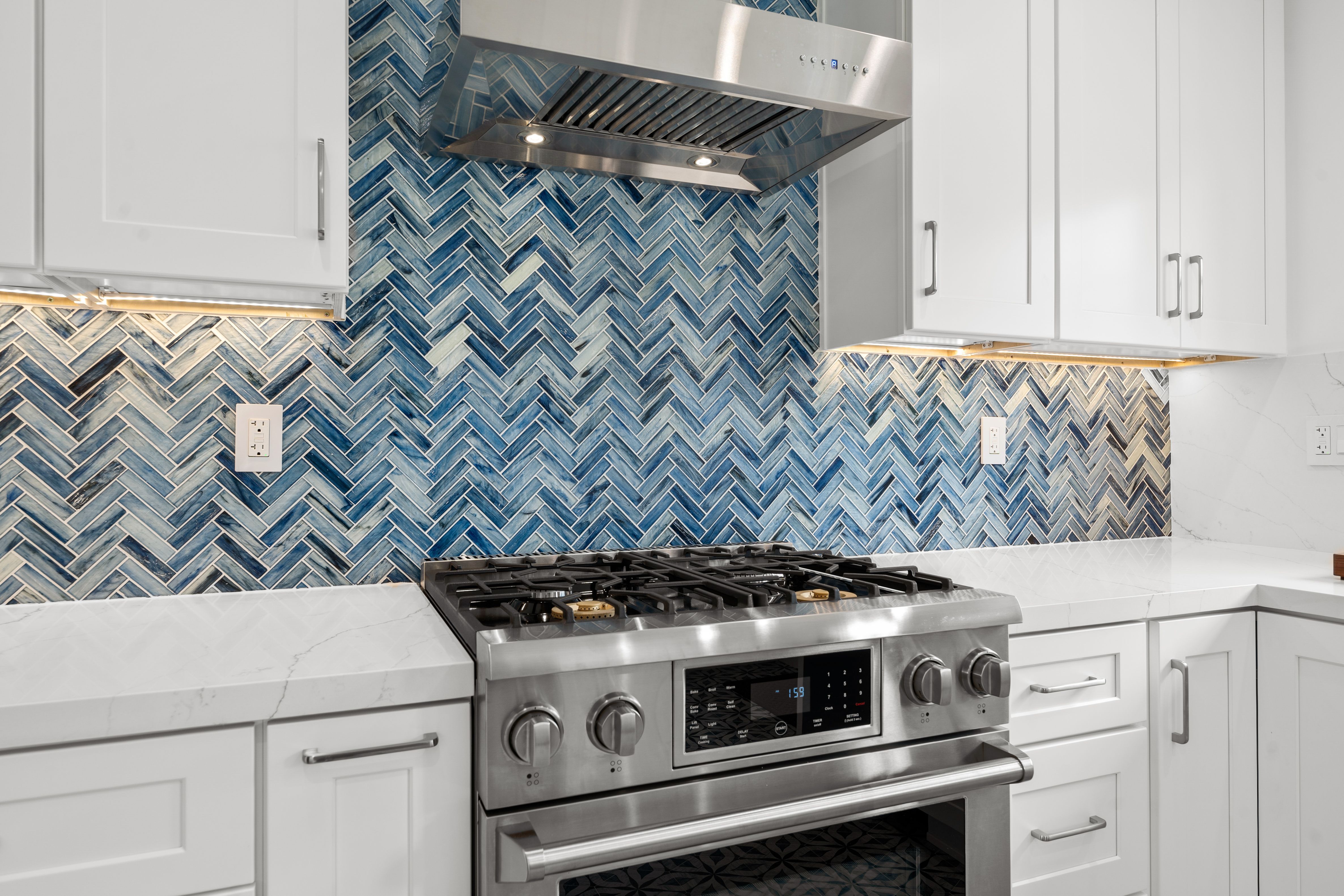 custom kitchen backsplash