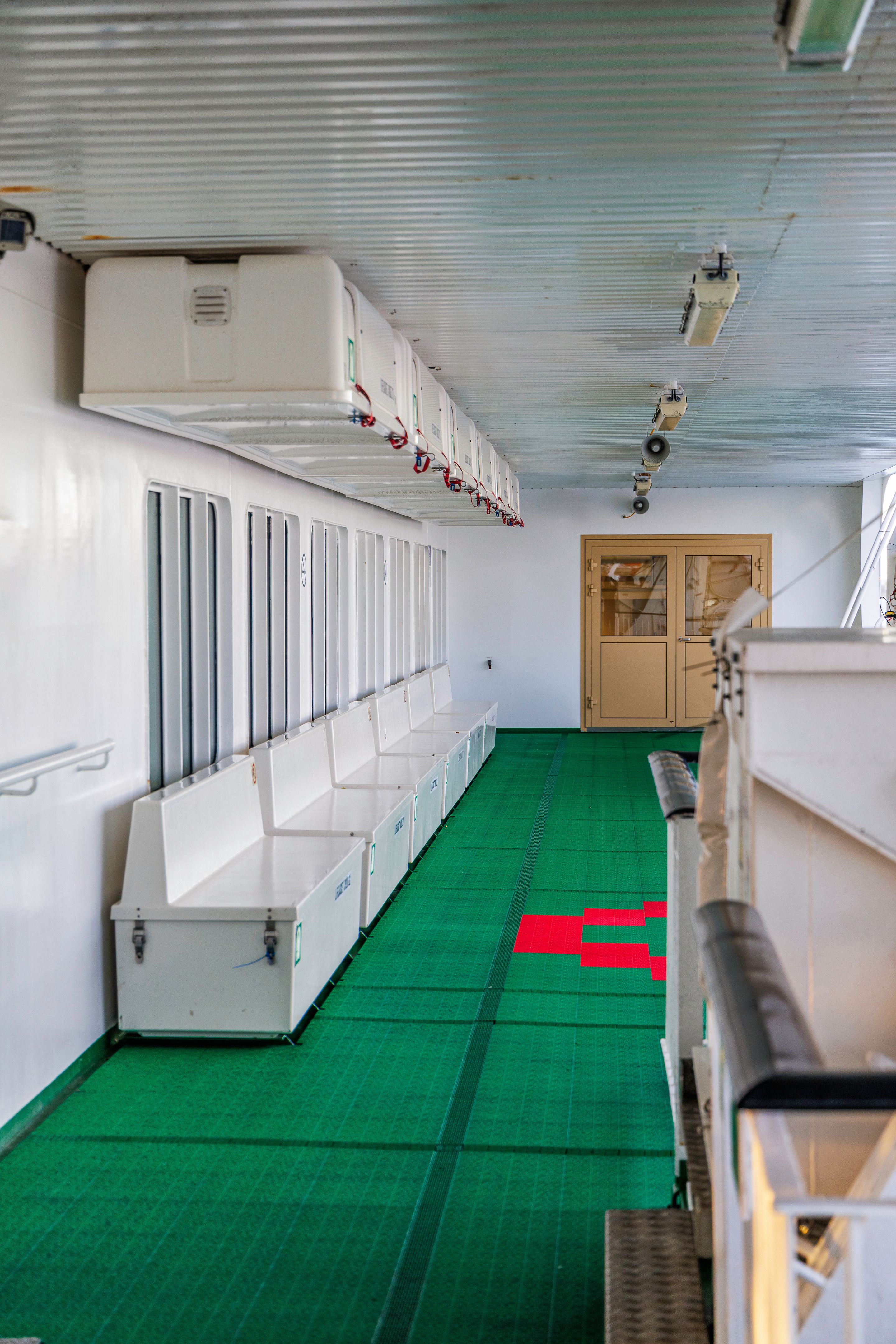 boat interior cleaning