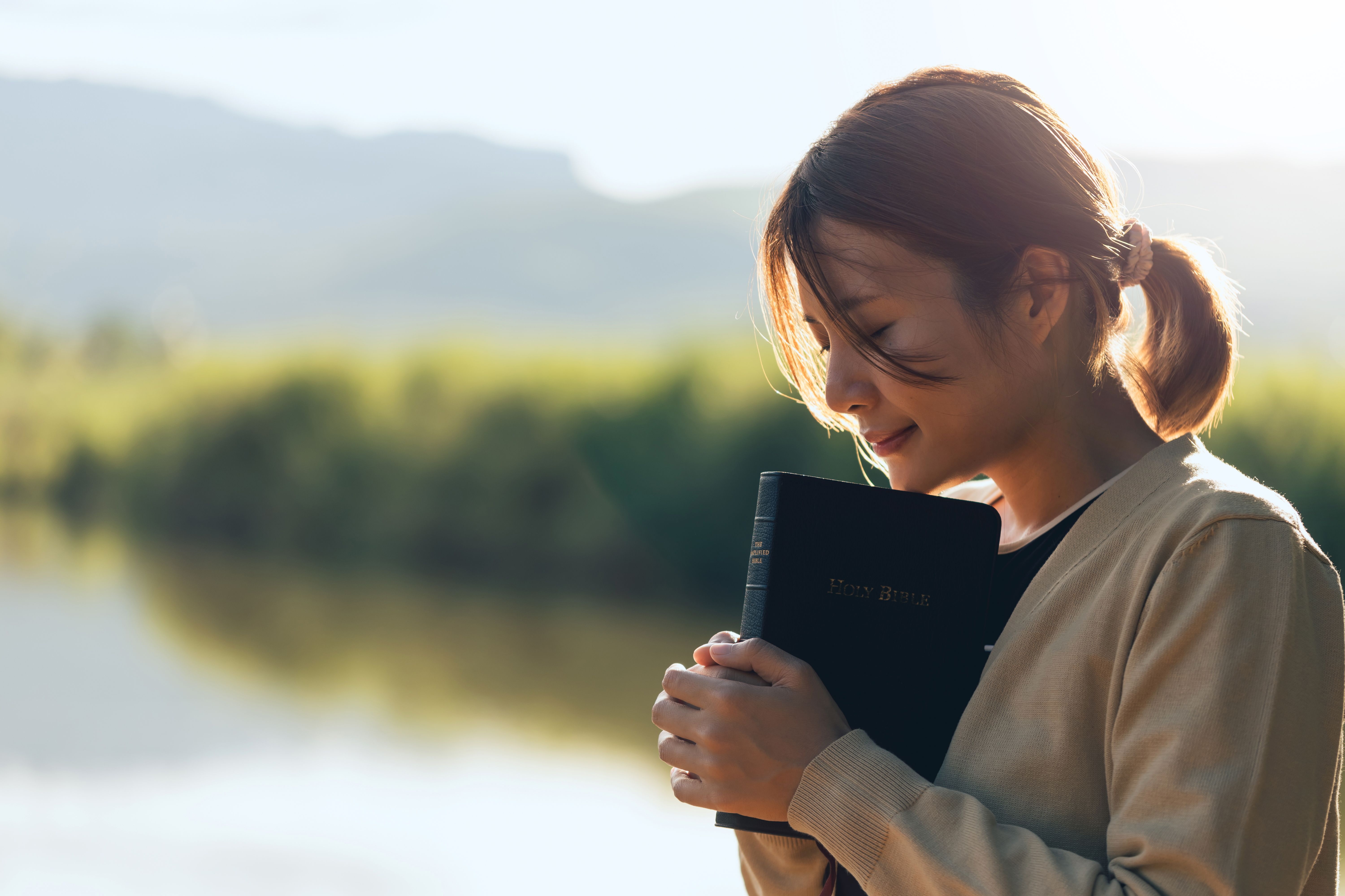 woman praying