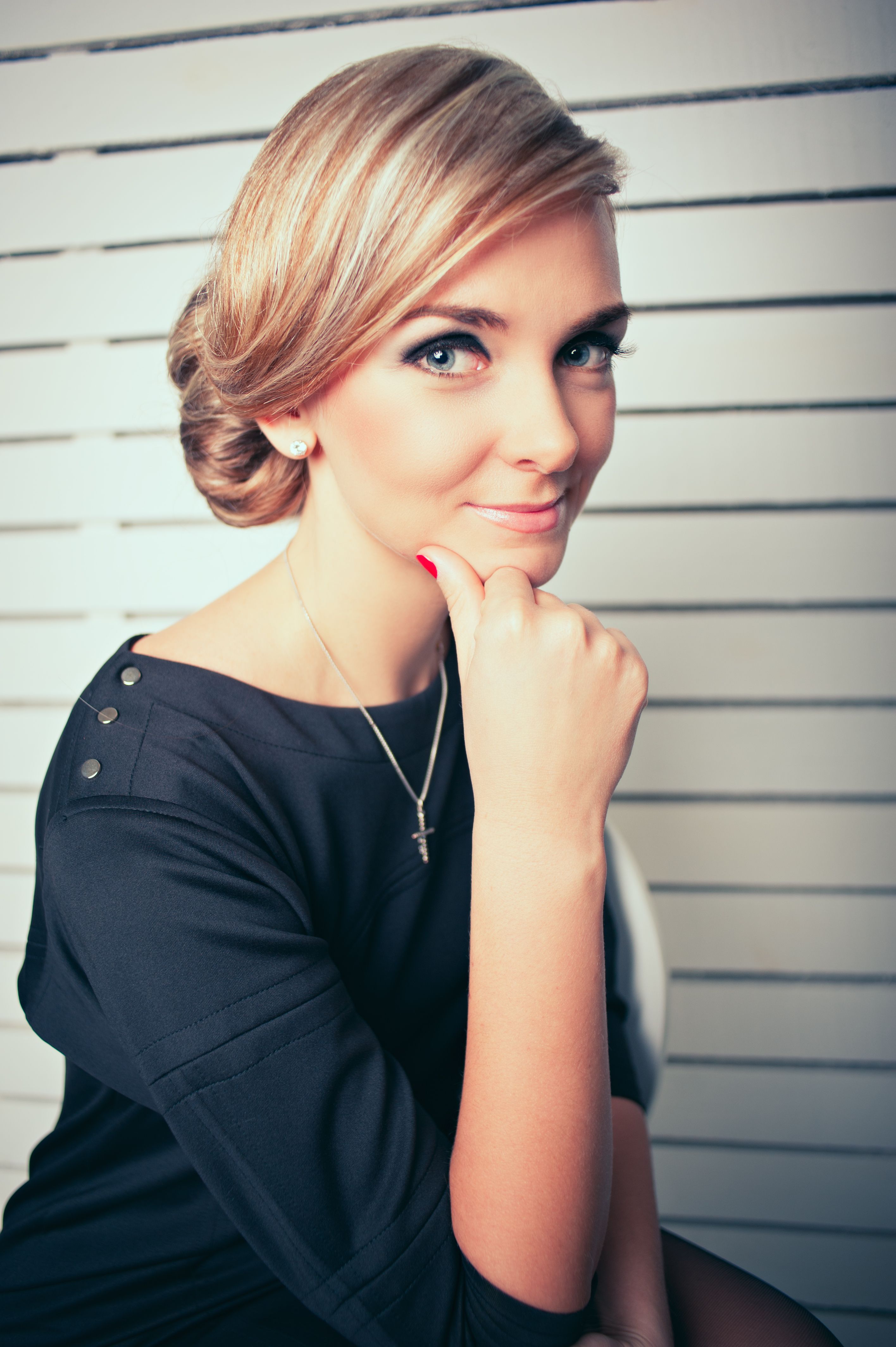 Portrait of a beautiful young business woman