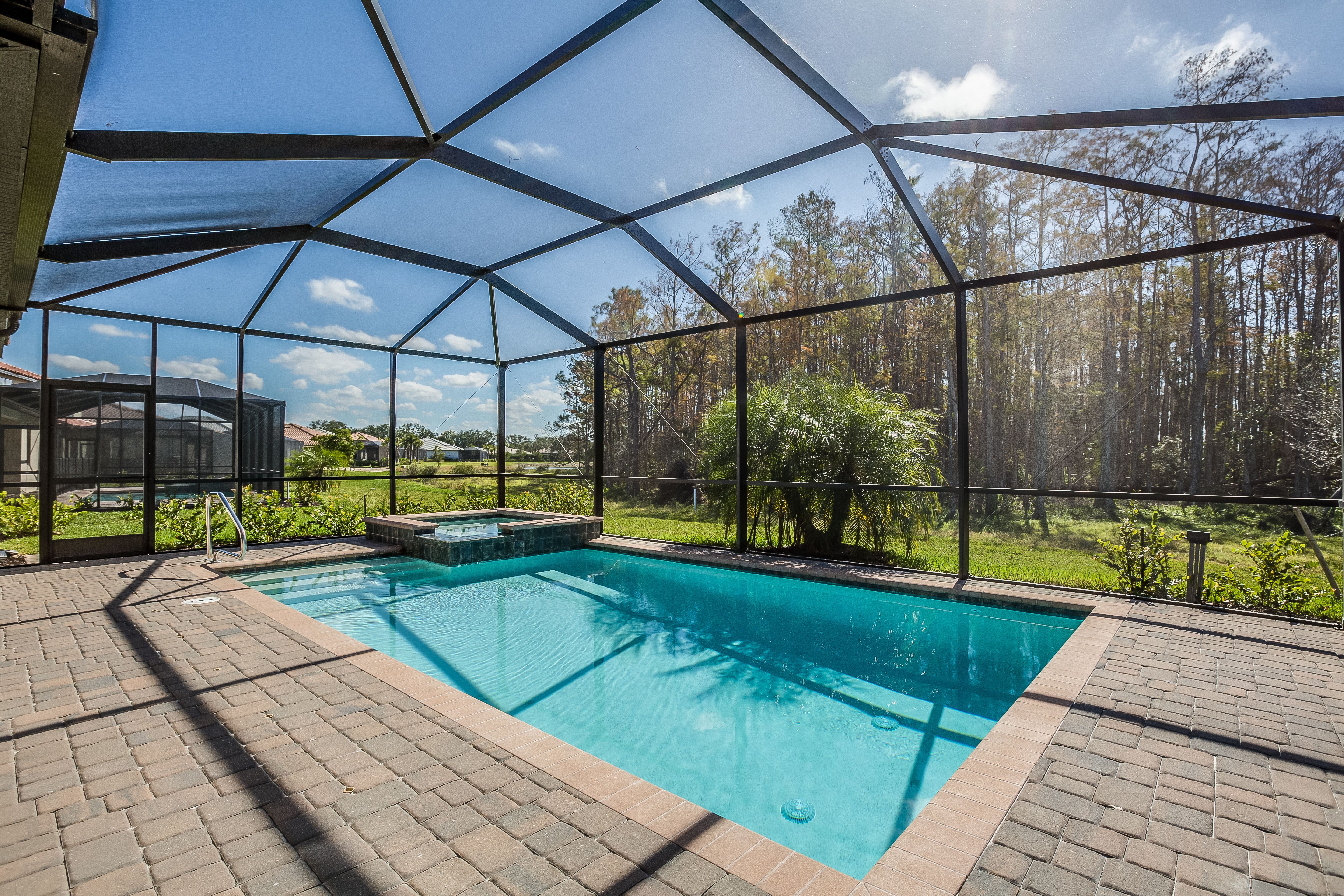 Pool Enclosure Repair 