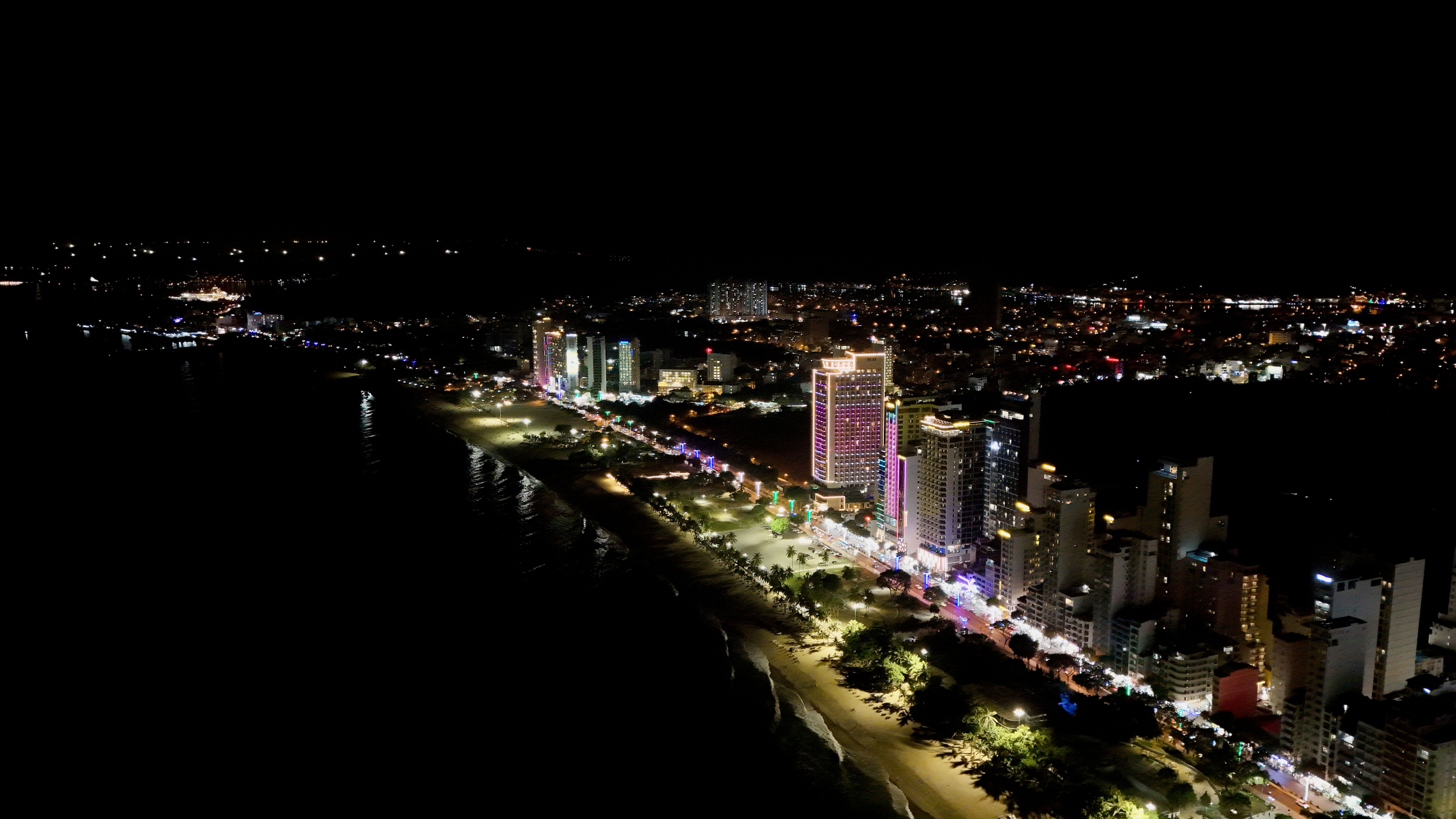 beachfront holiday lights