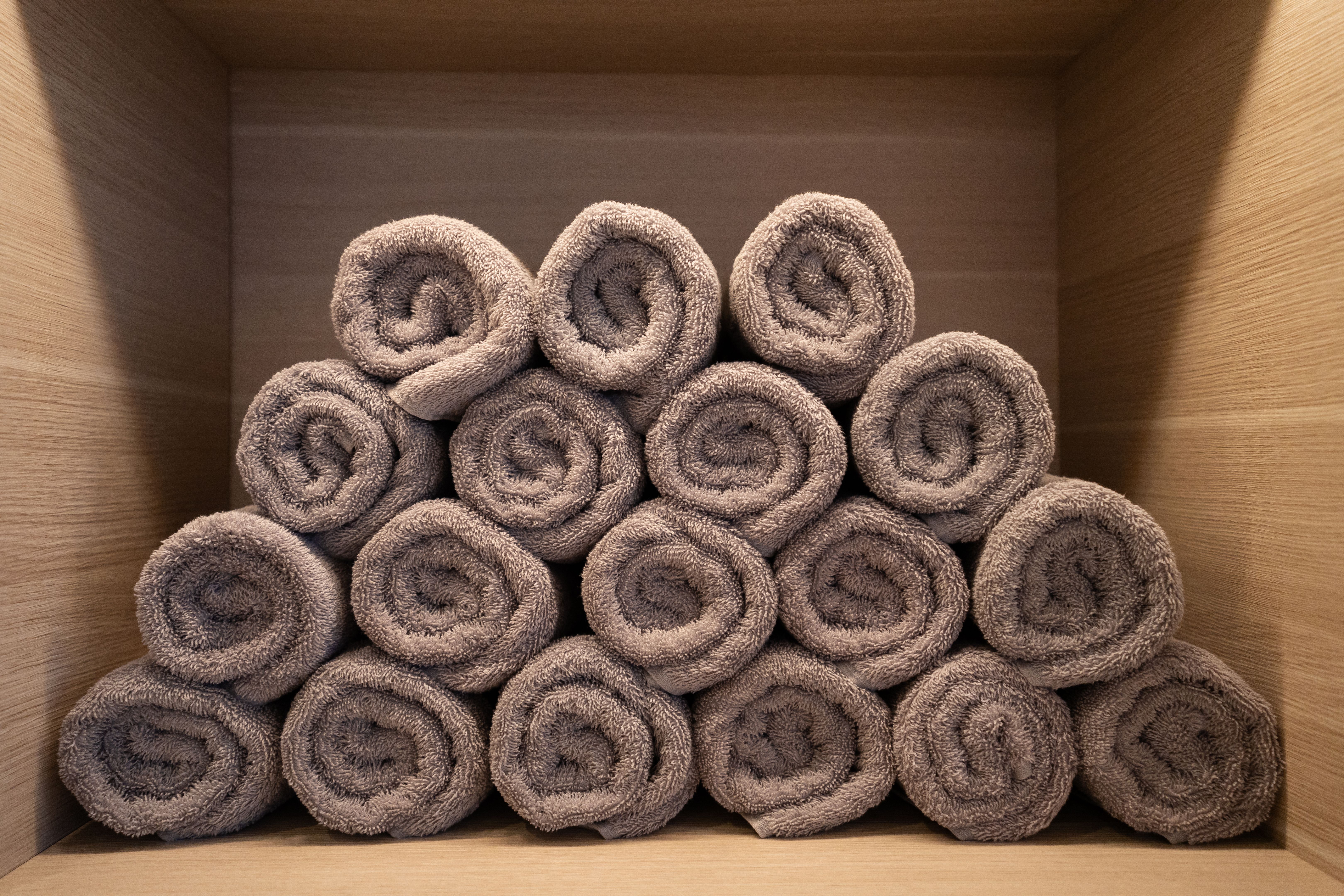 pool cleaning service