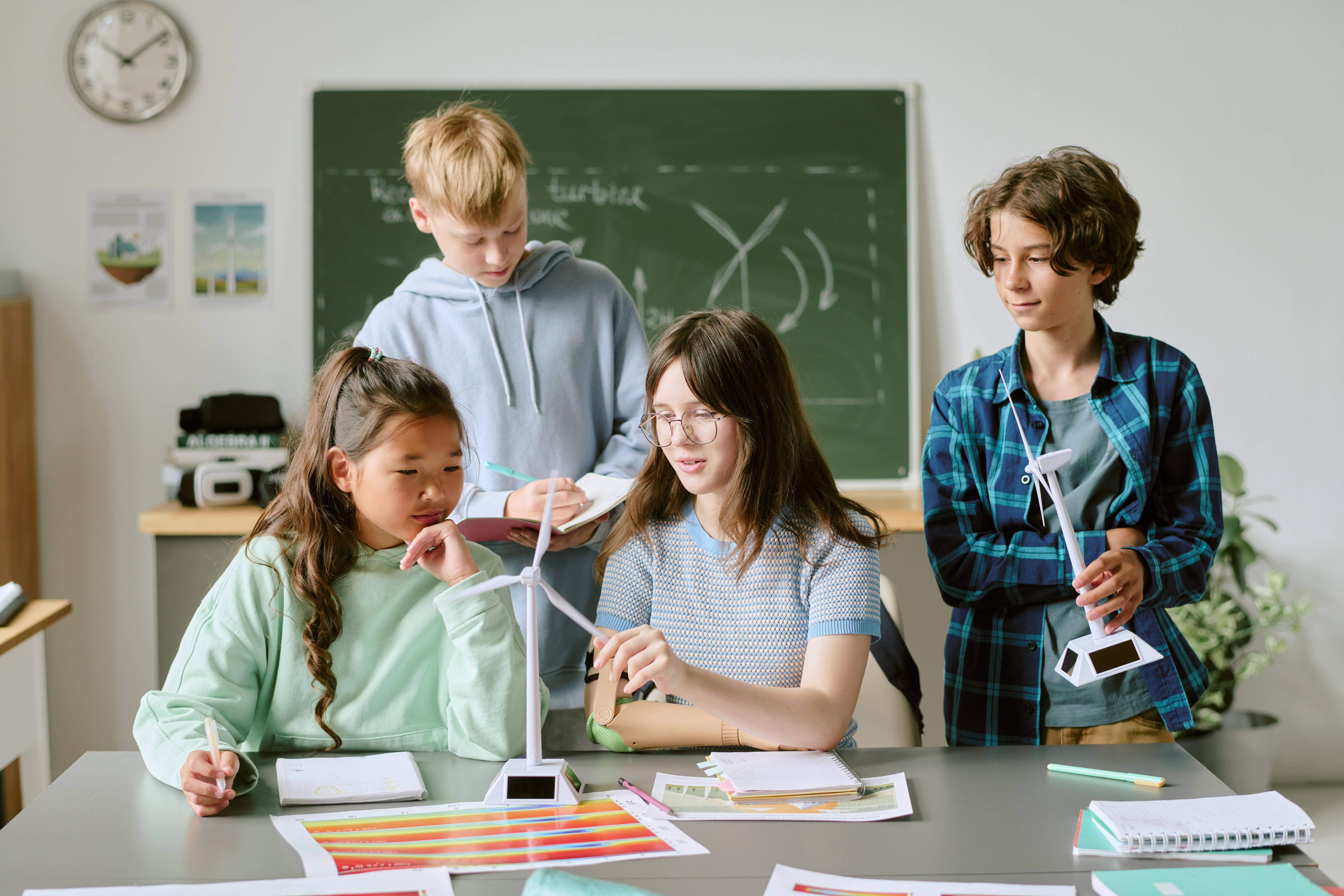 children learning STEM