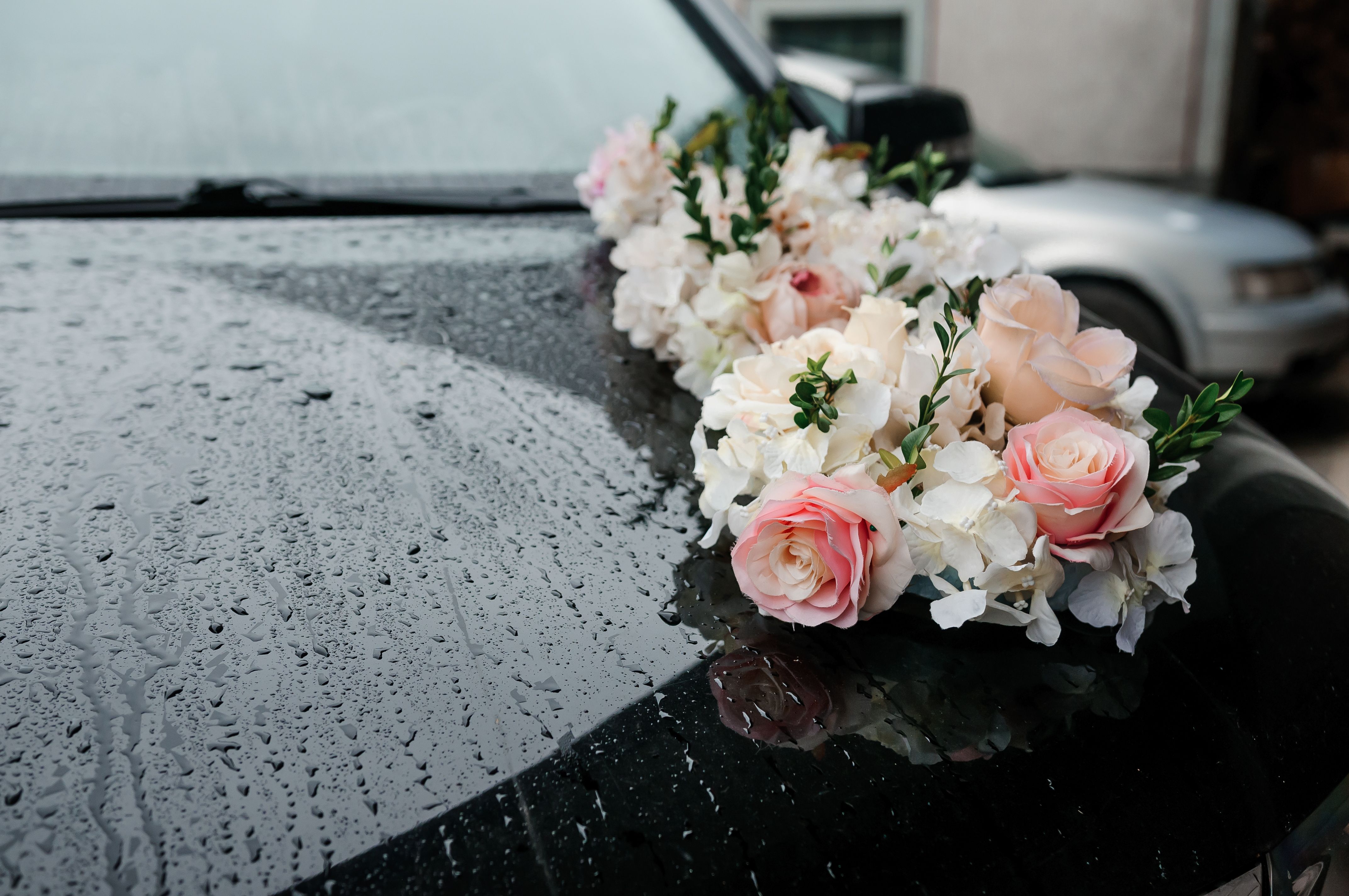 decorated wedding car
