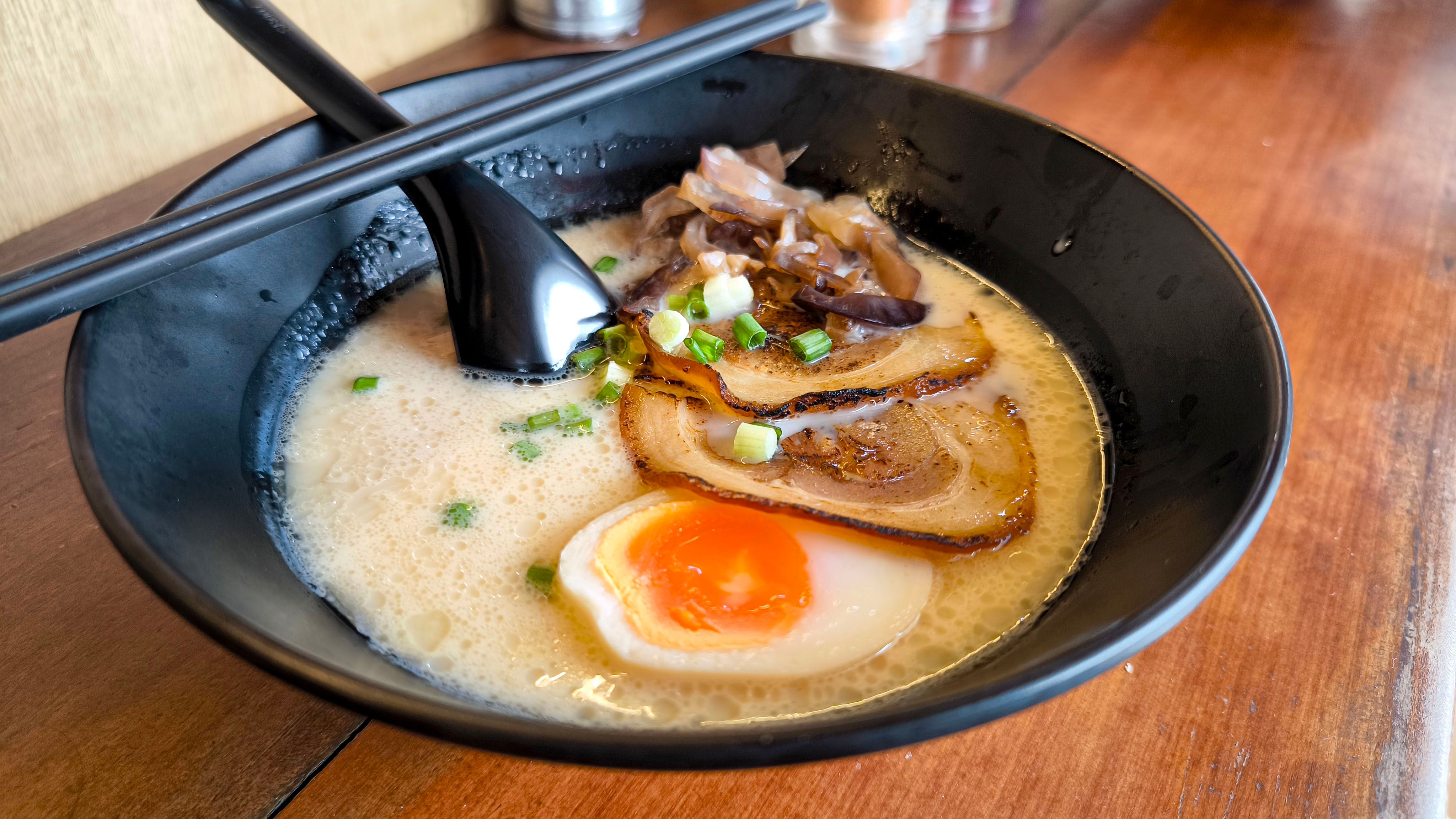 tonkotsu ramen bowl