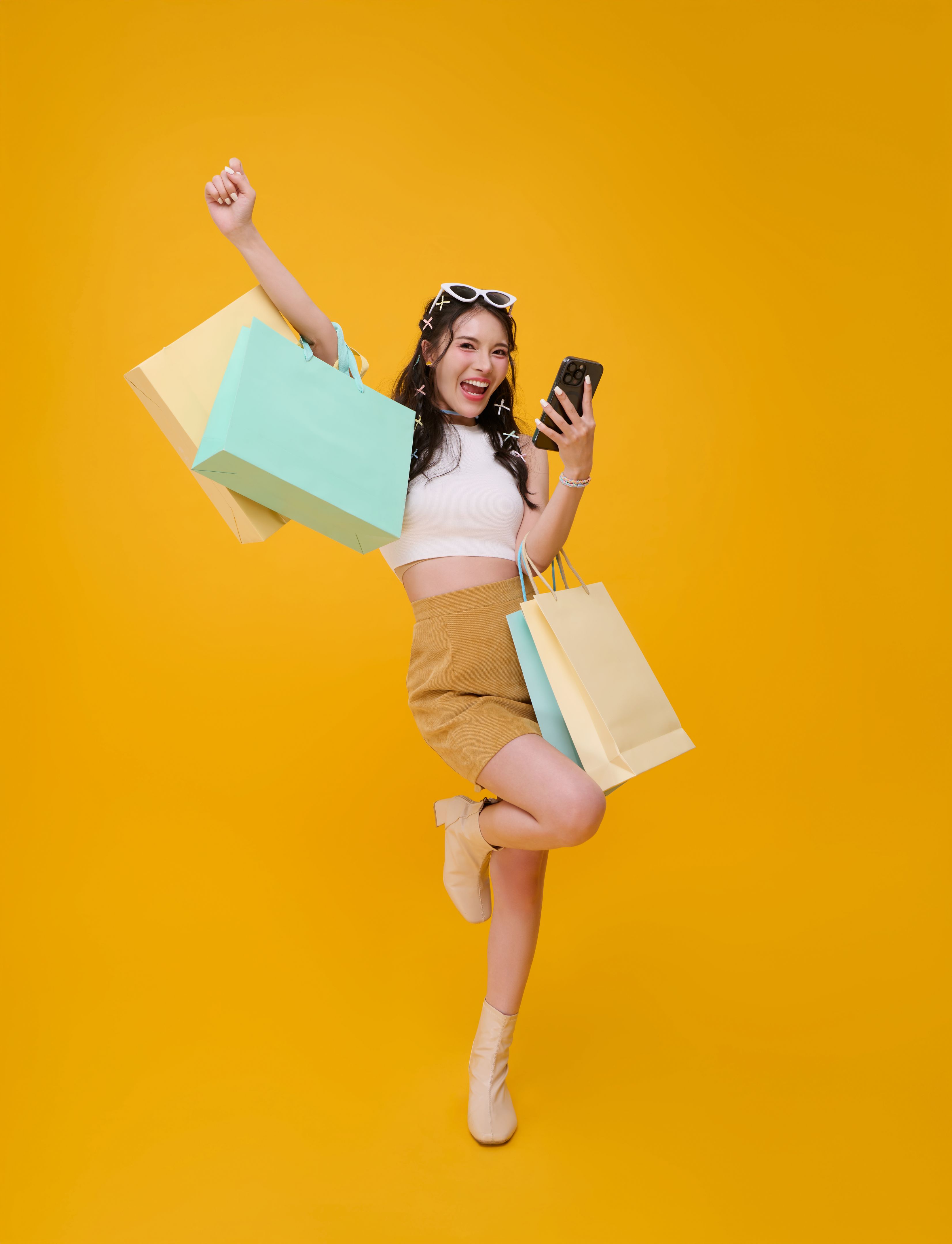 happy online shopper