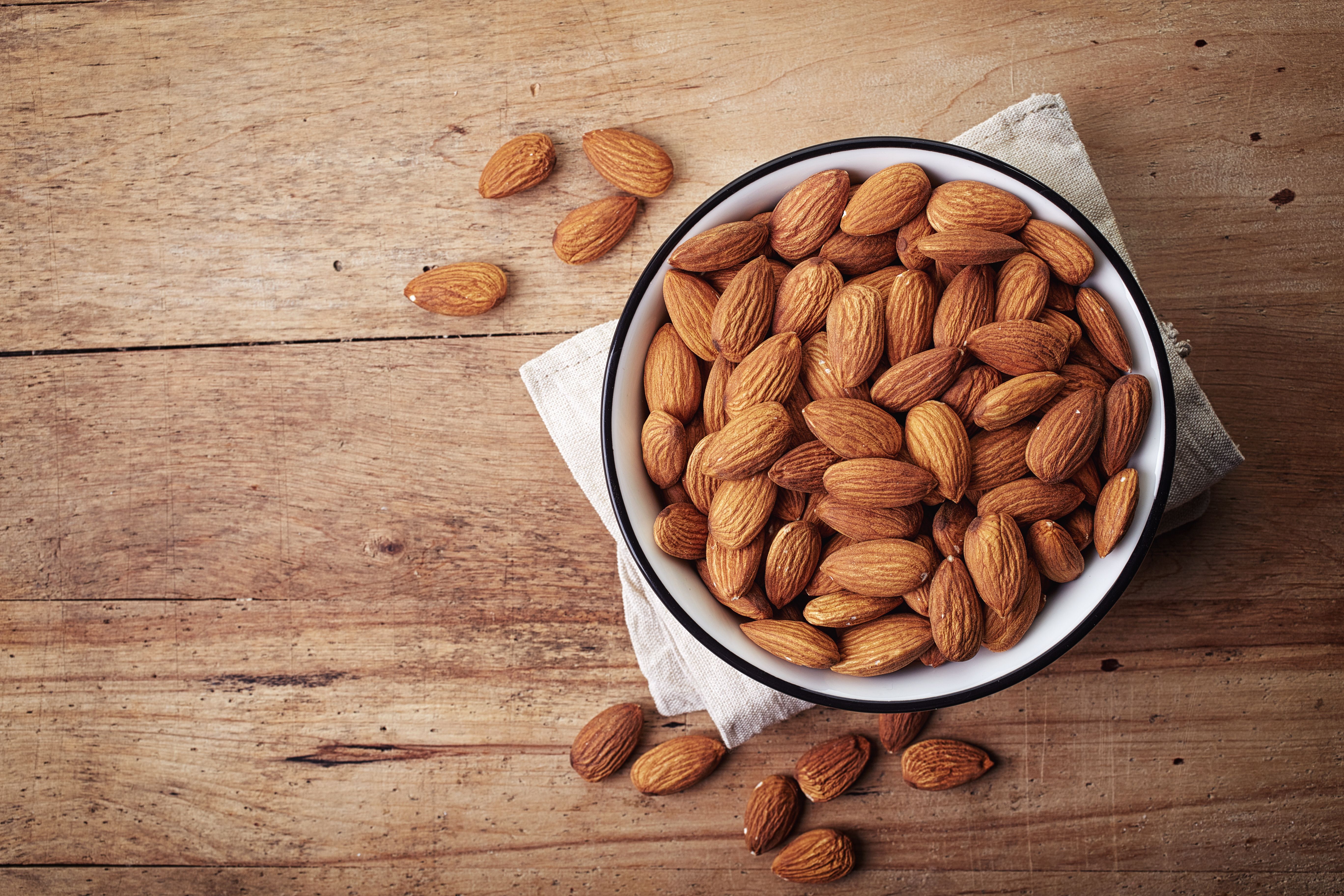 almonds seeds