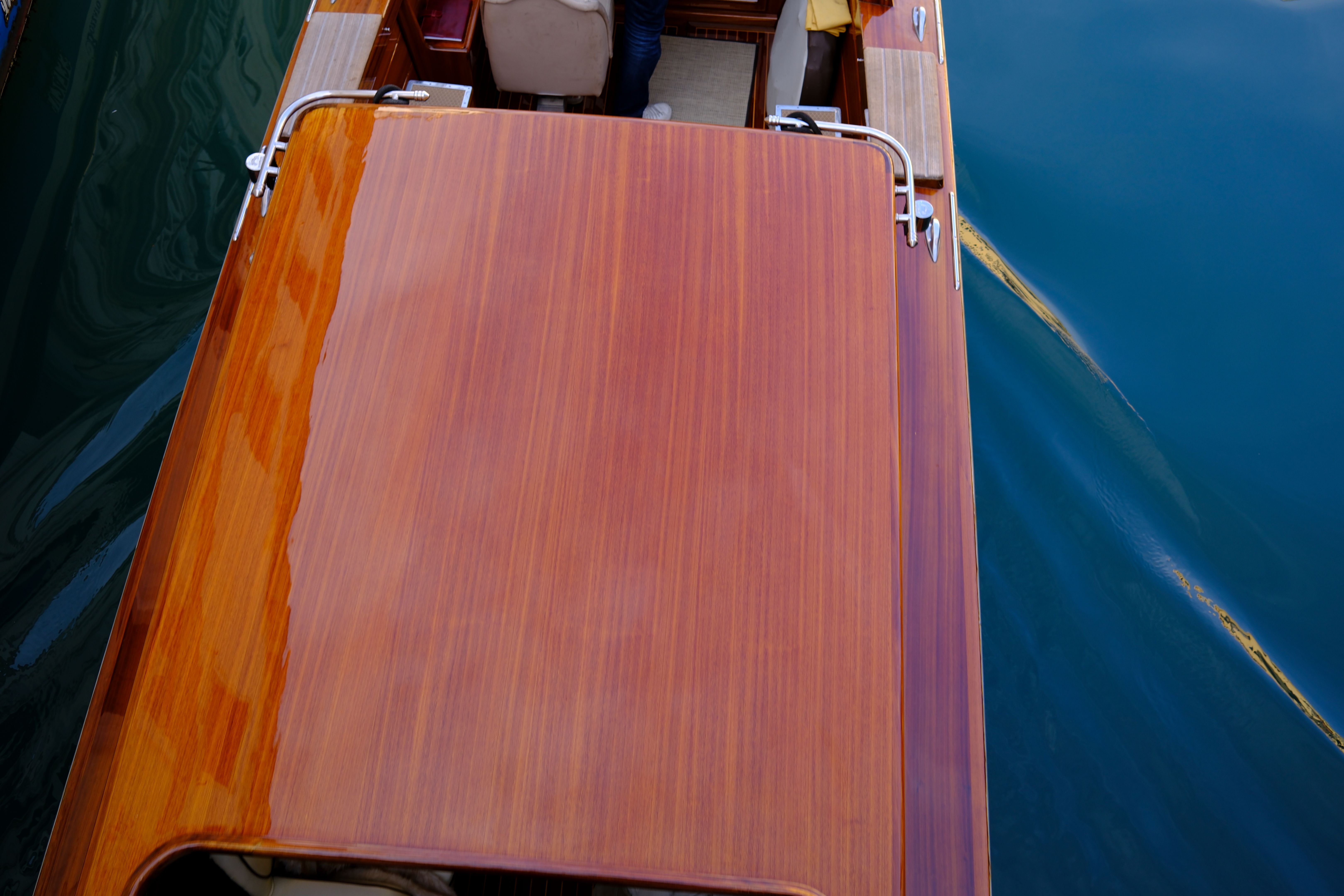 custom boat detailing