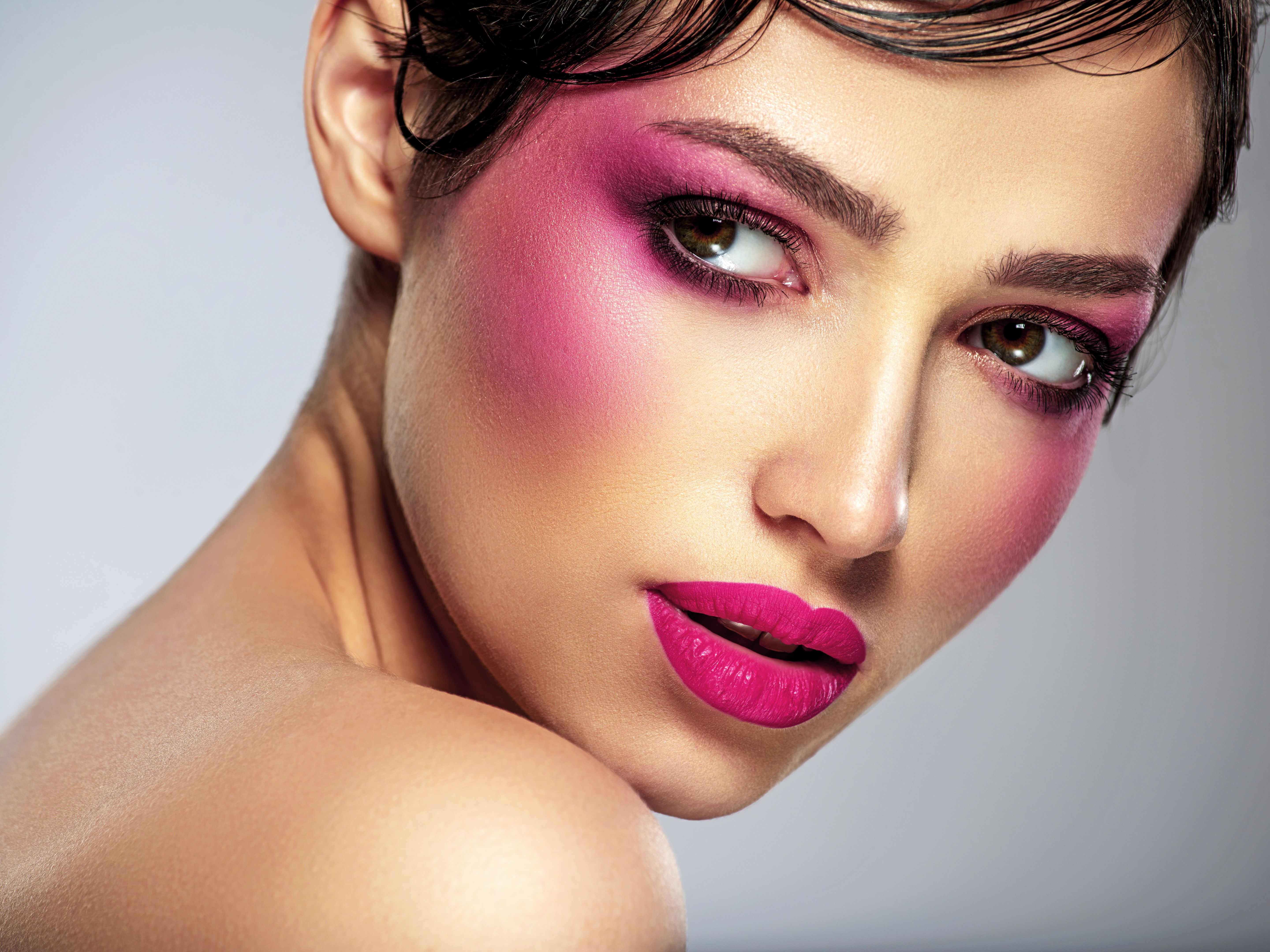 bold makeup look