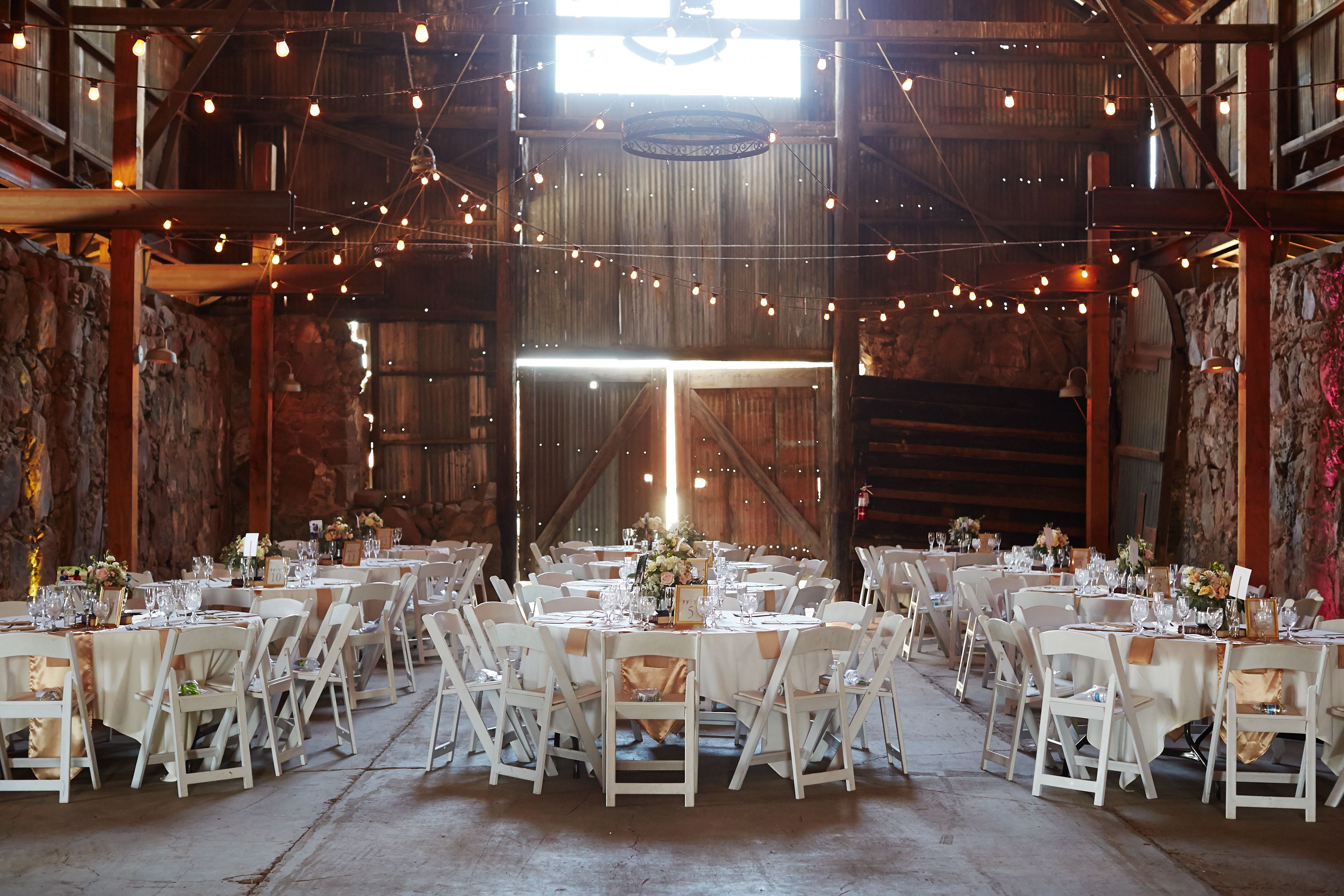 rustic wedding decor