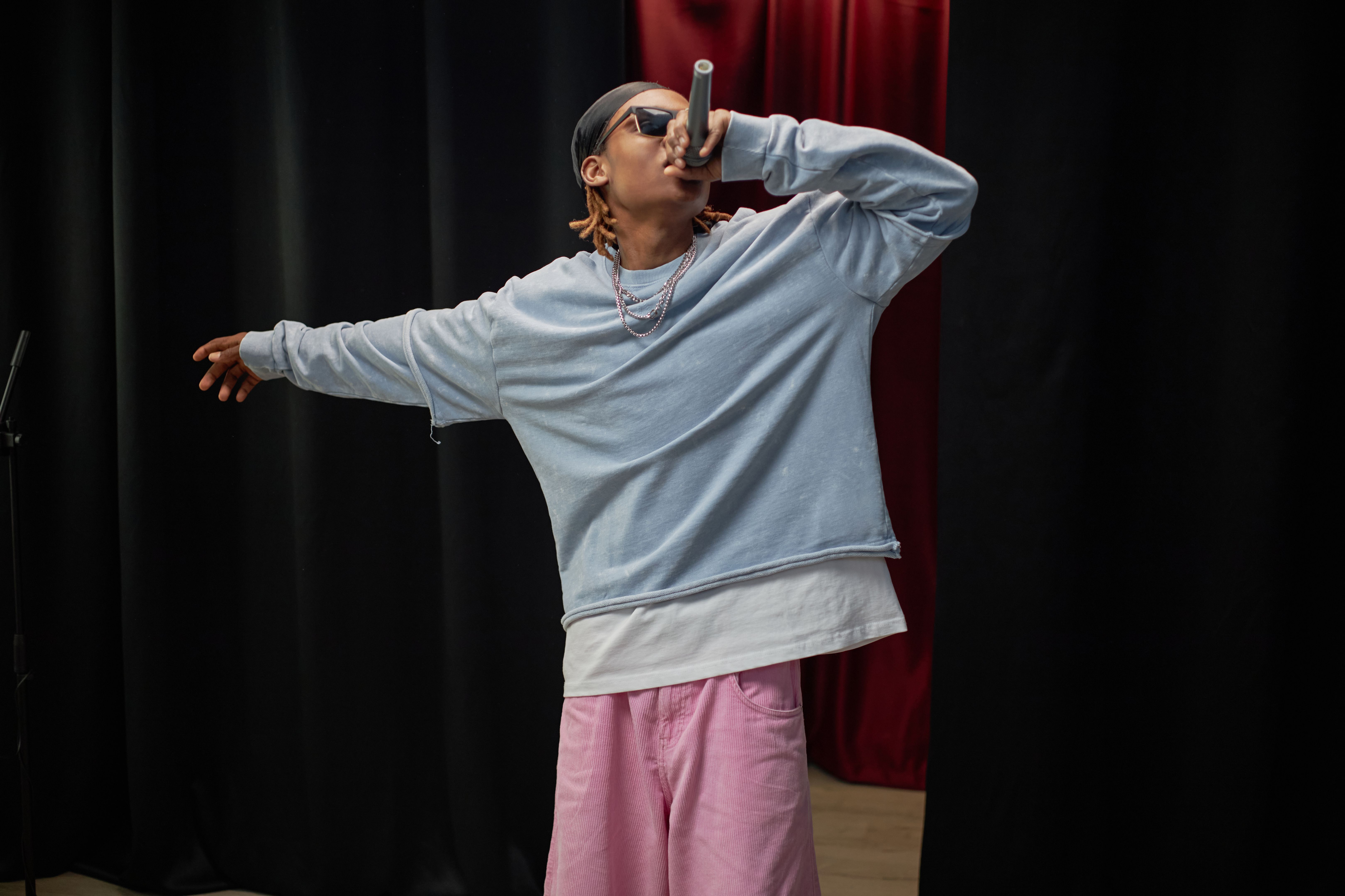 artist performing live