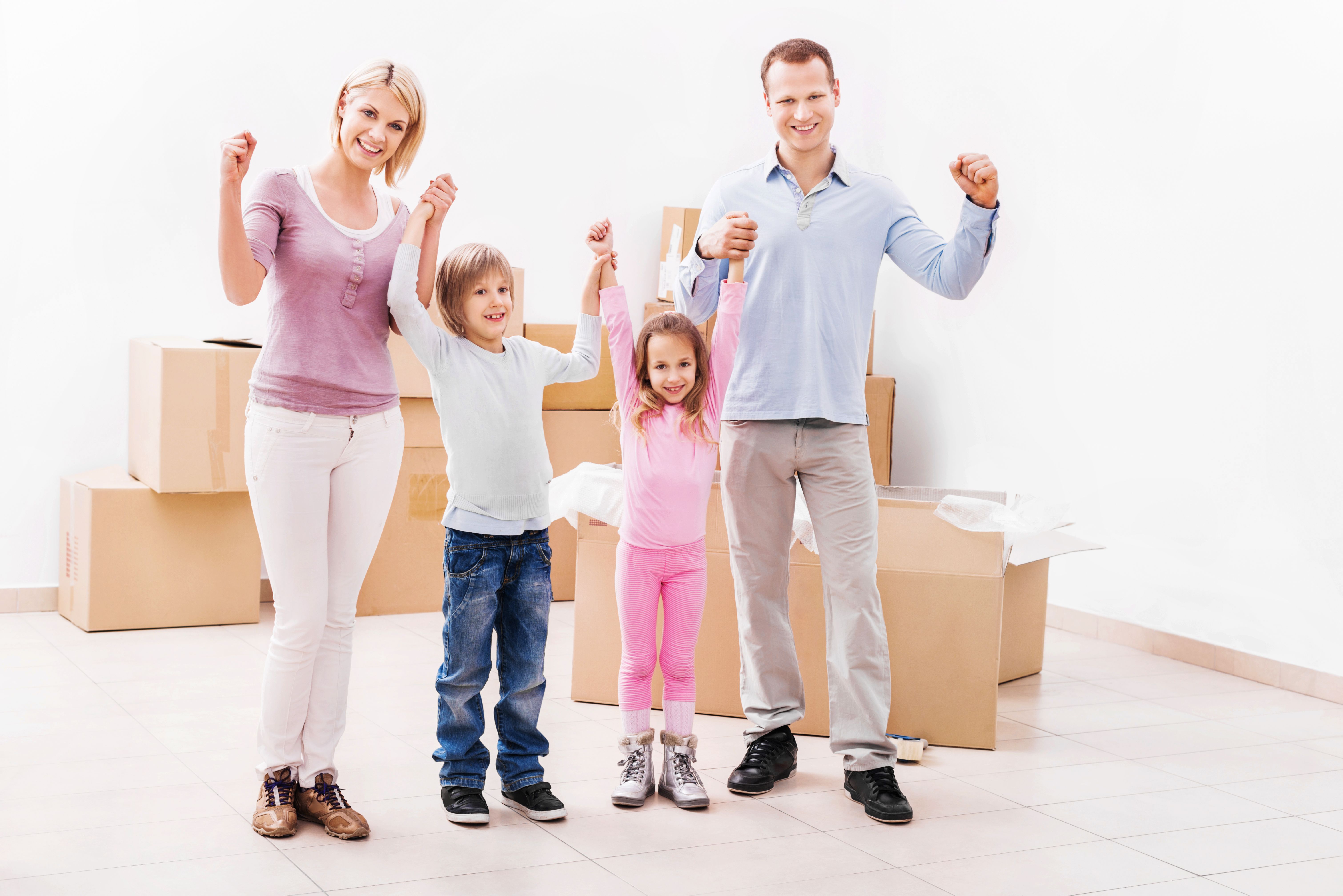 glückliche Familie Umzug